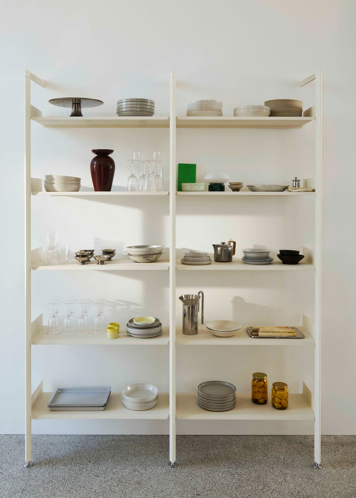 Modular shelf ROMBE in alabaster with oak wood