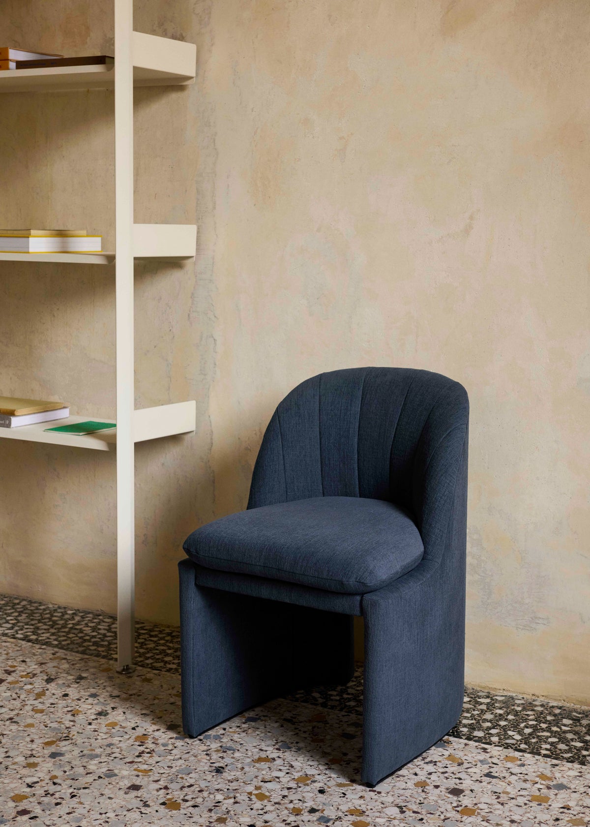 LOAFER SC106 upholstered chair
