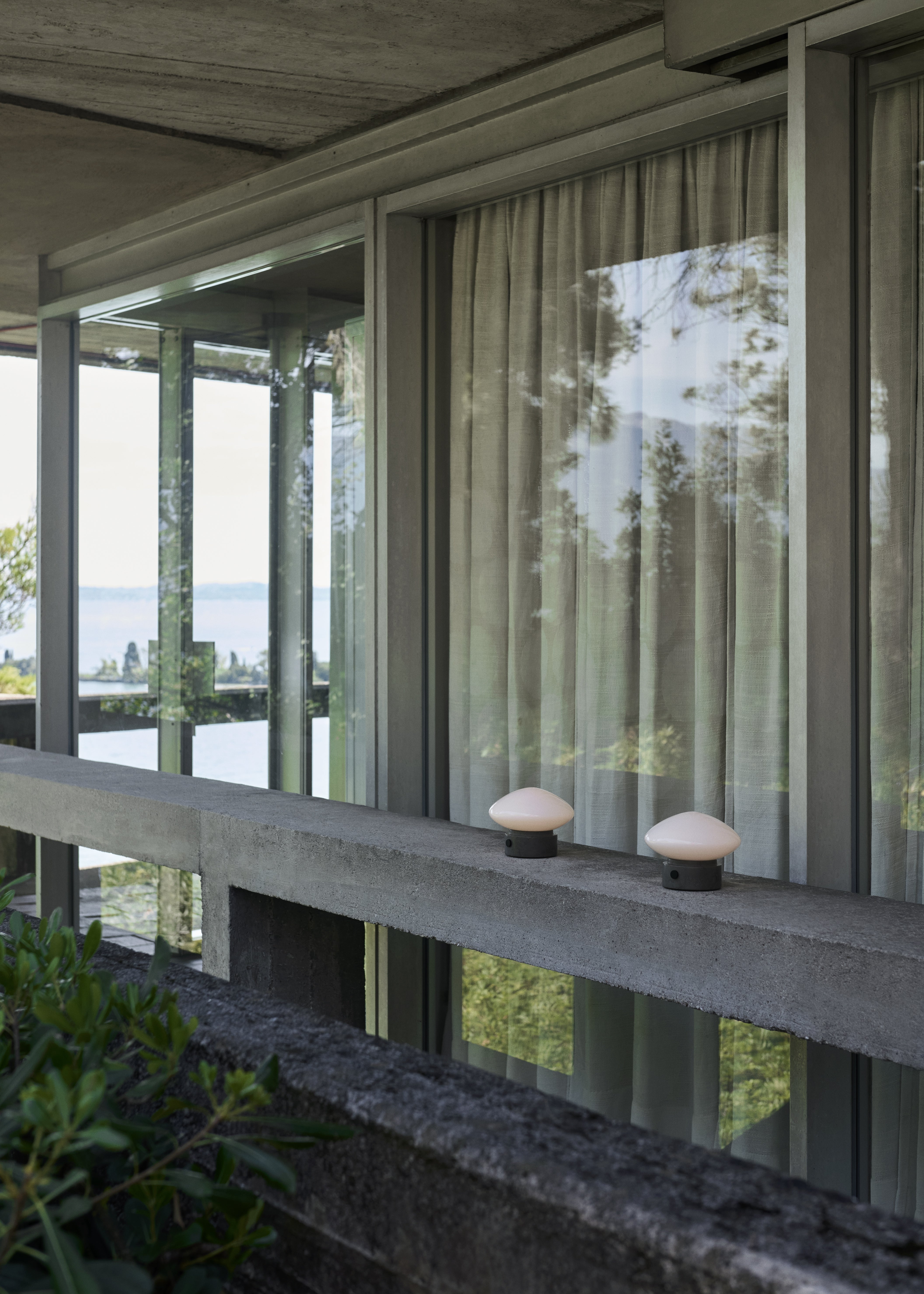Lampa przenośna MIST AP21 szklany klosz z zieloną marmurową podstawą