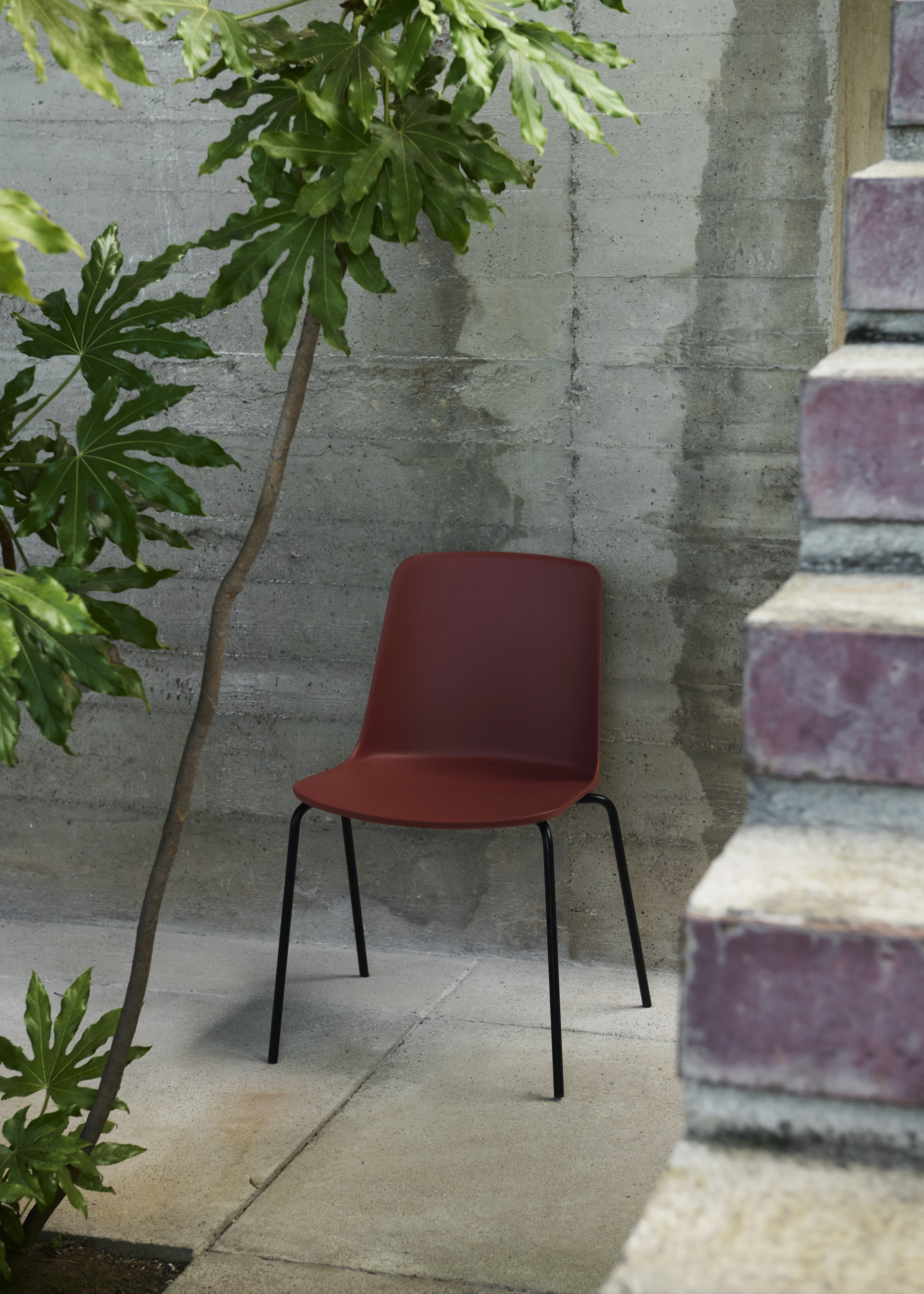 Outdoor Chair Rely HW138 Red-Brown with Black Steel Base