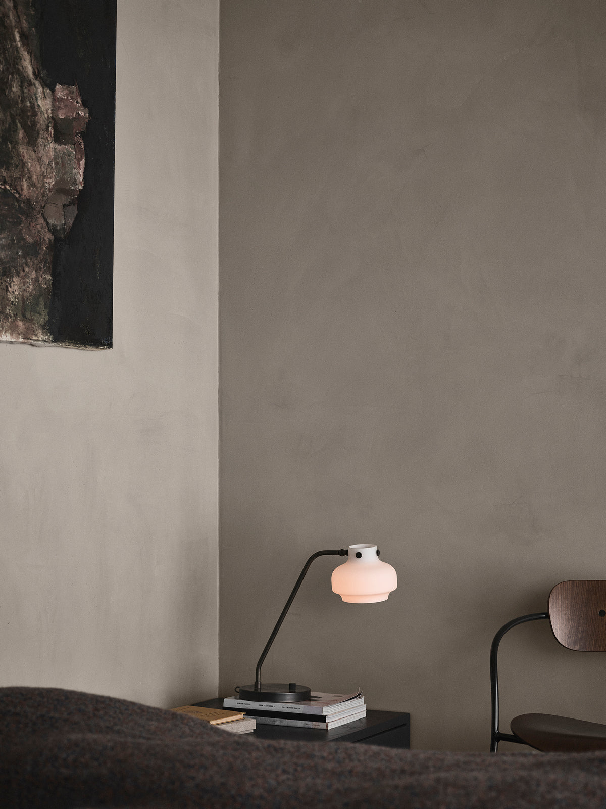 PAVILION AV11 Armchair with Armrests Upholstered with Black Base