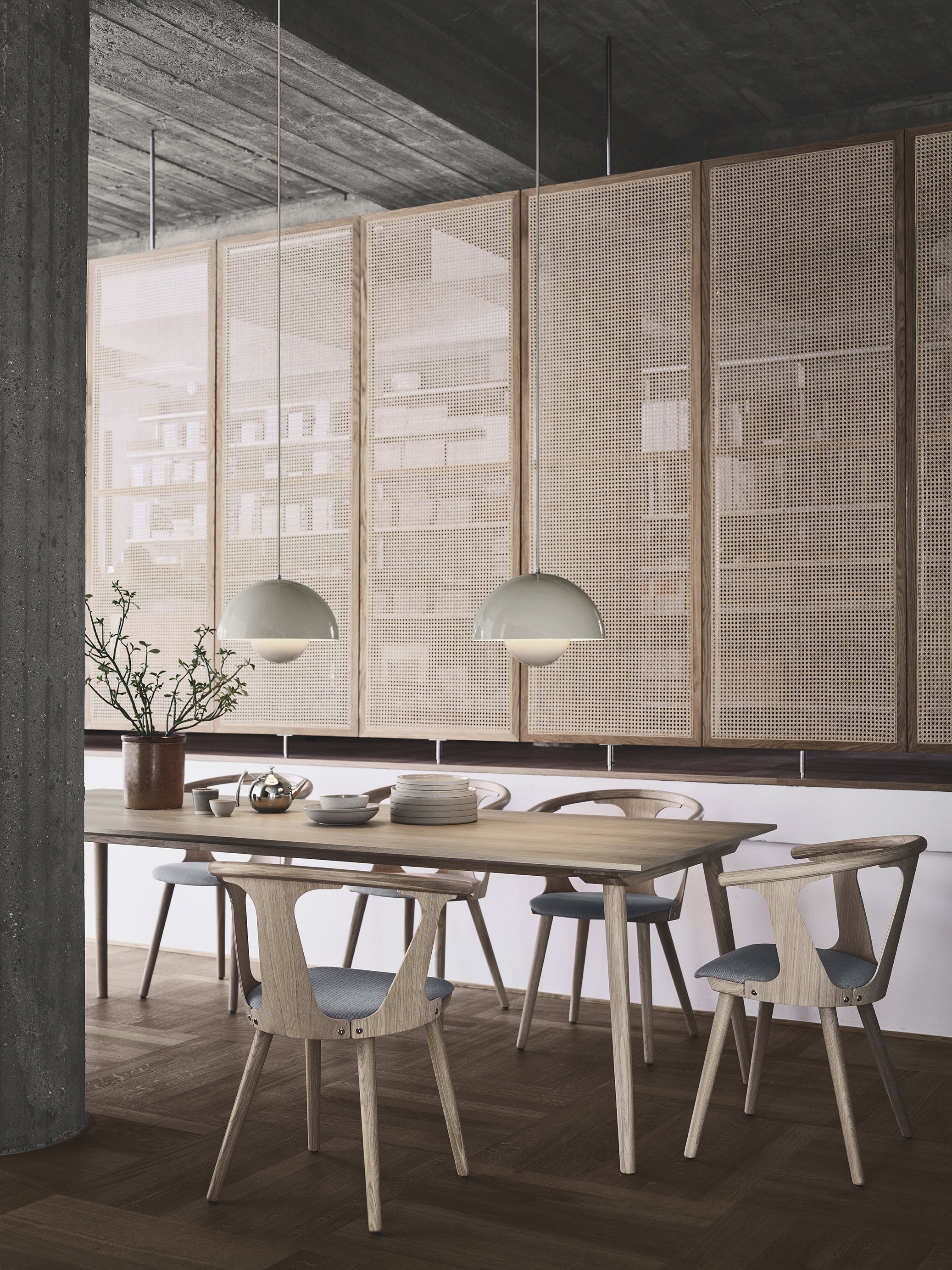 FLOWERPOT pendant lamp in gray-beige
