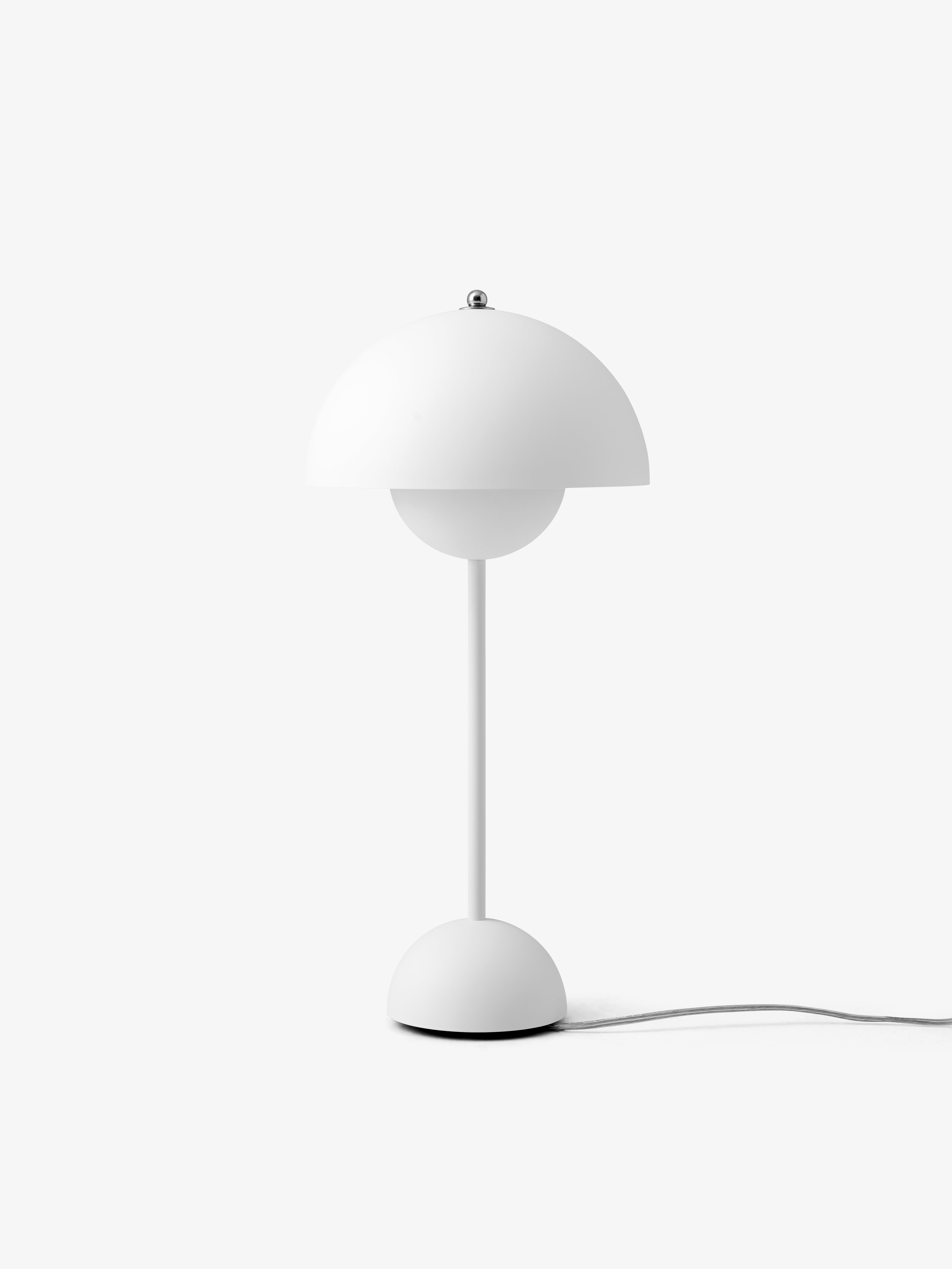FLOWERPOT VP3 Table Lamp in Matte White