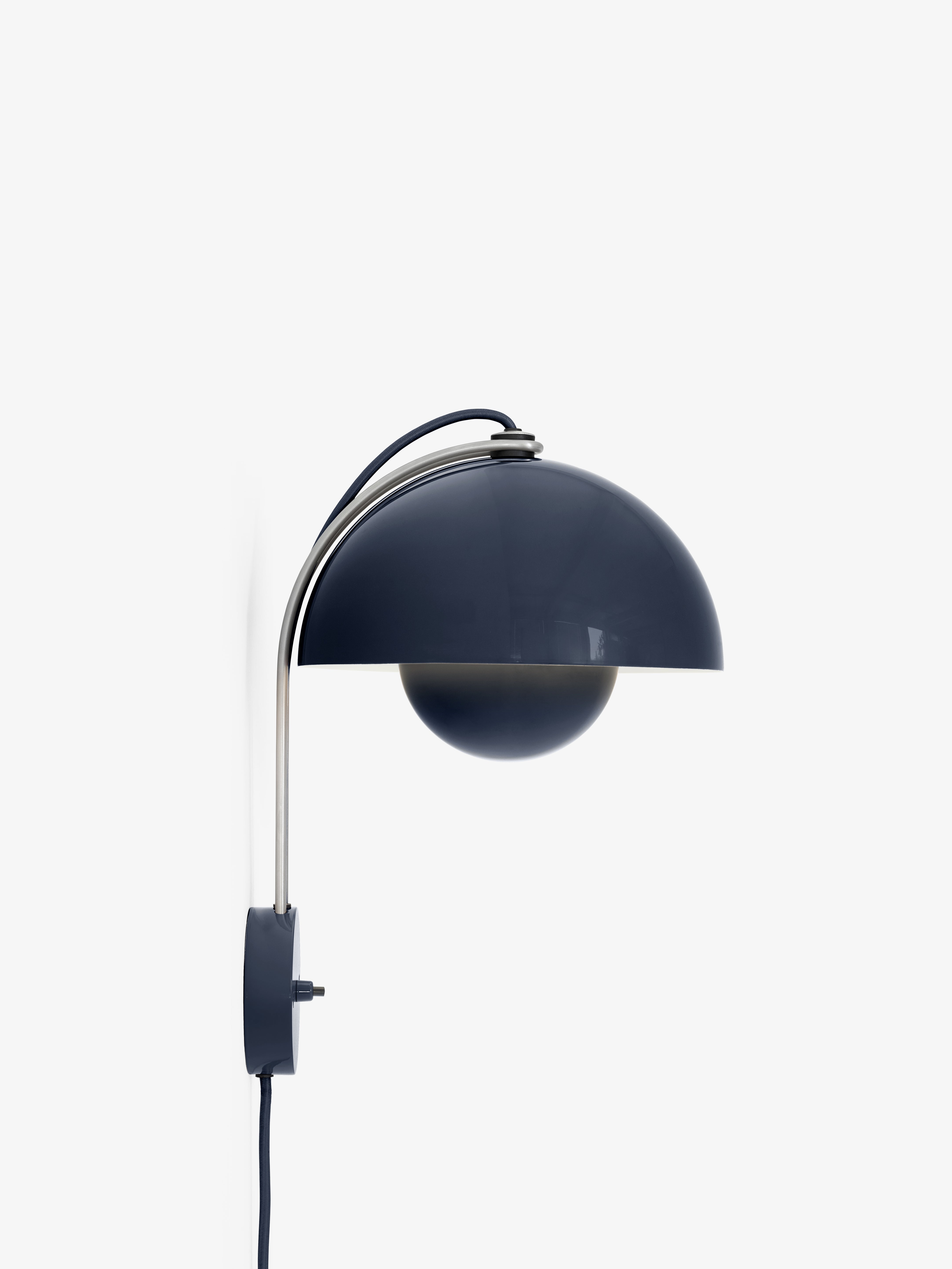 FLOWERPOT VP8 Wall Lamp in Steel Blue