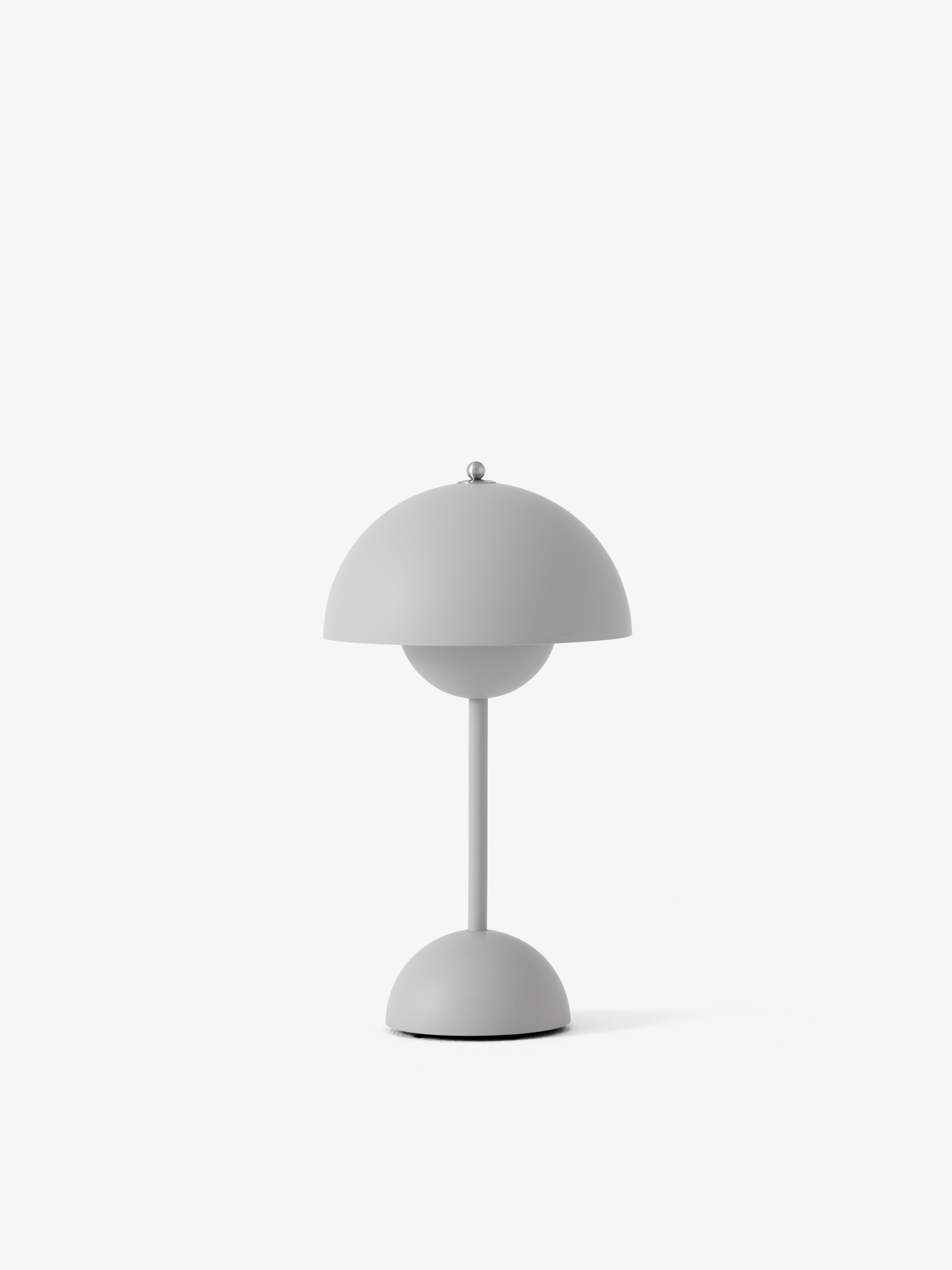 Portable lamp FLOWERPOT VP9 matte light gray