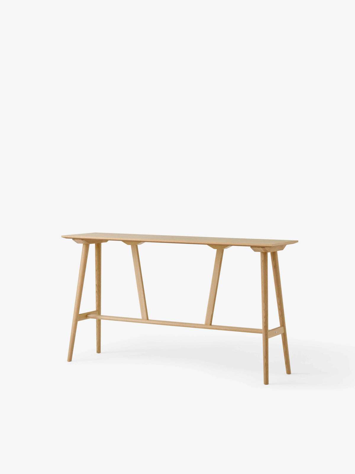 IN BETWEEN bar table in lacquered oak
