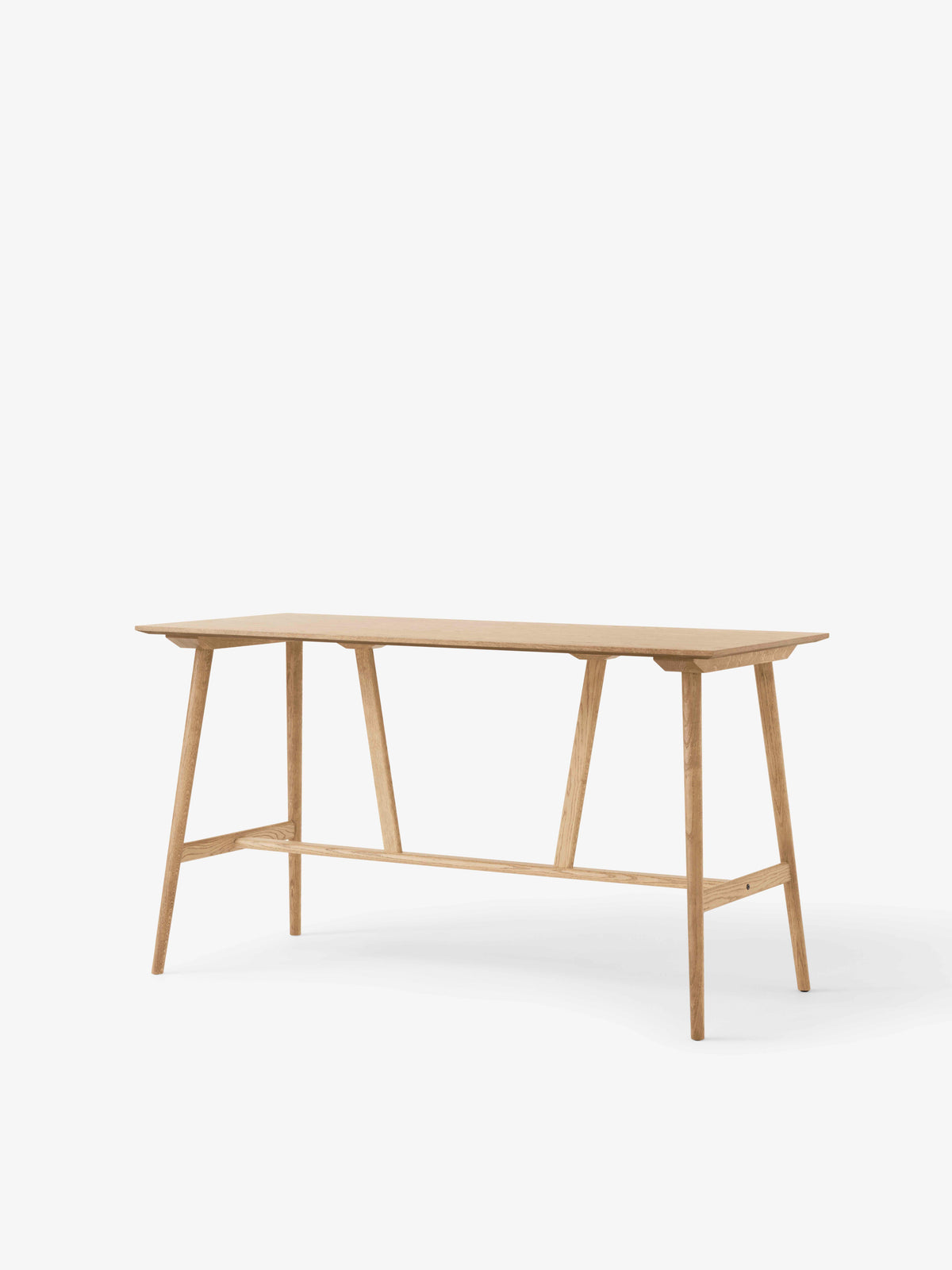 IN BETWEEN bar table in lacquered oak