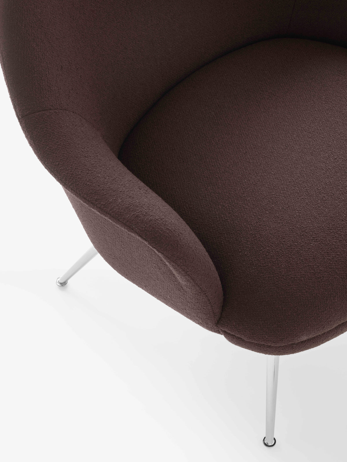 RELY HW140 upholstered armchair with chrome base