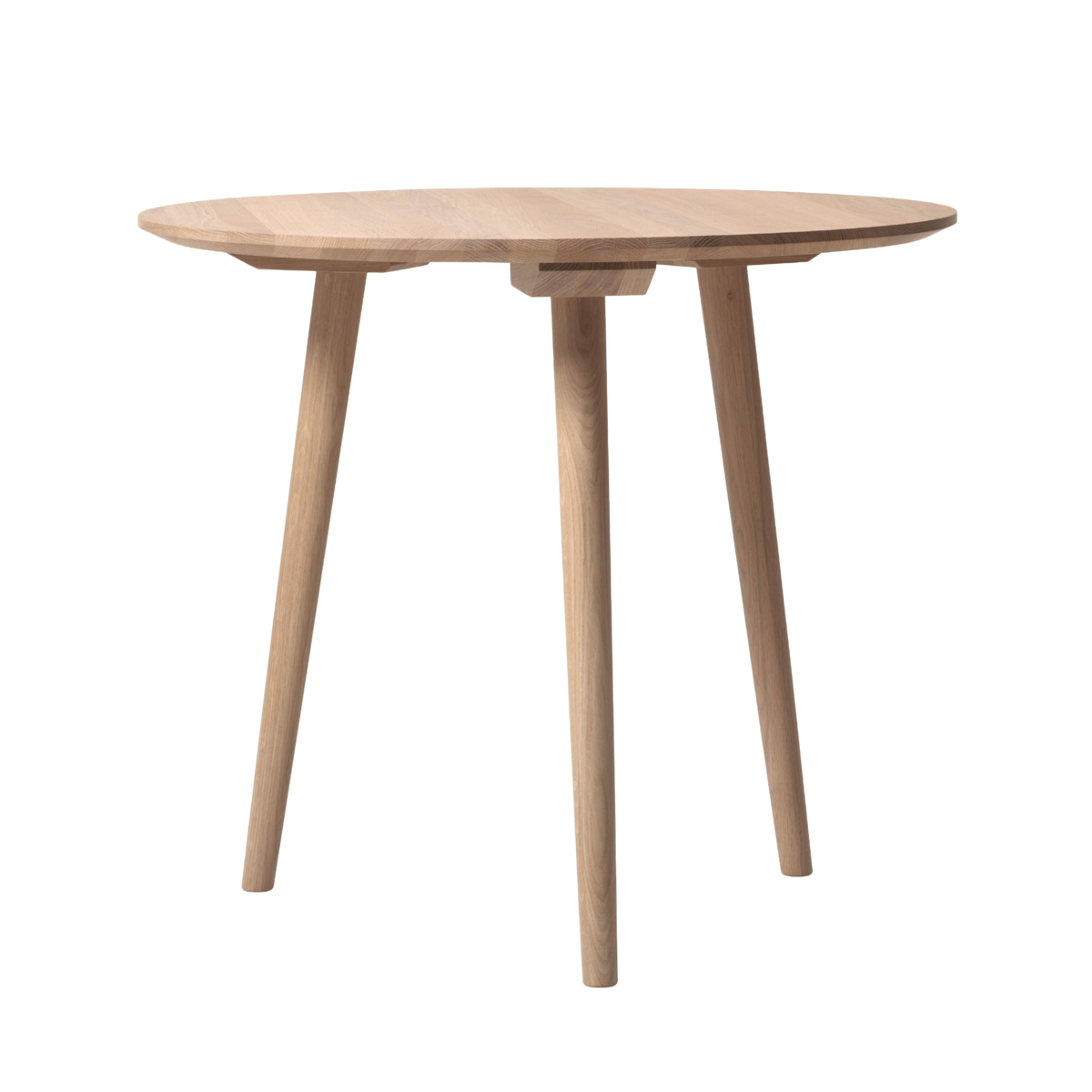 IN BETWEEN round table oiled oak