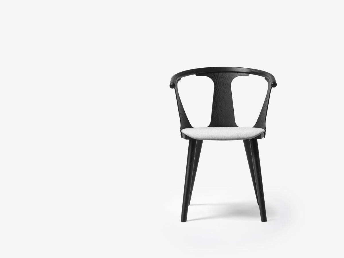 Chair IN BETWEEN SK2 black lacquered oak with upholstered seat