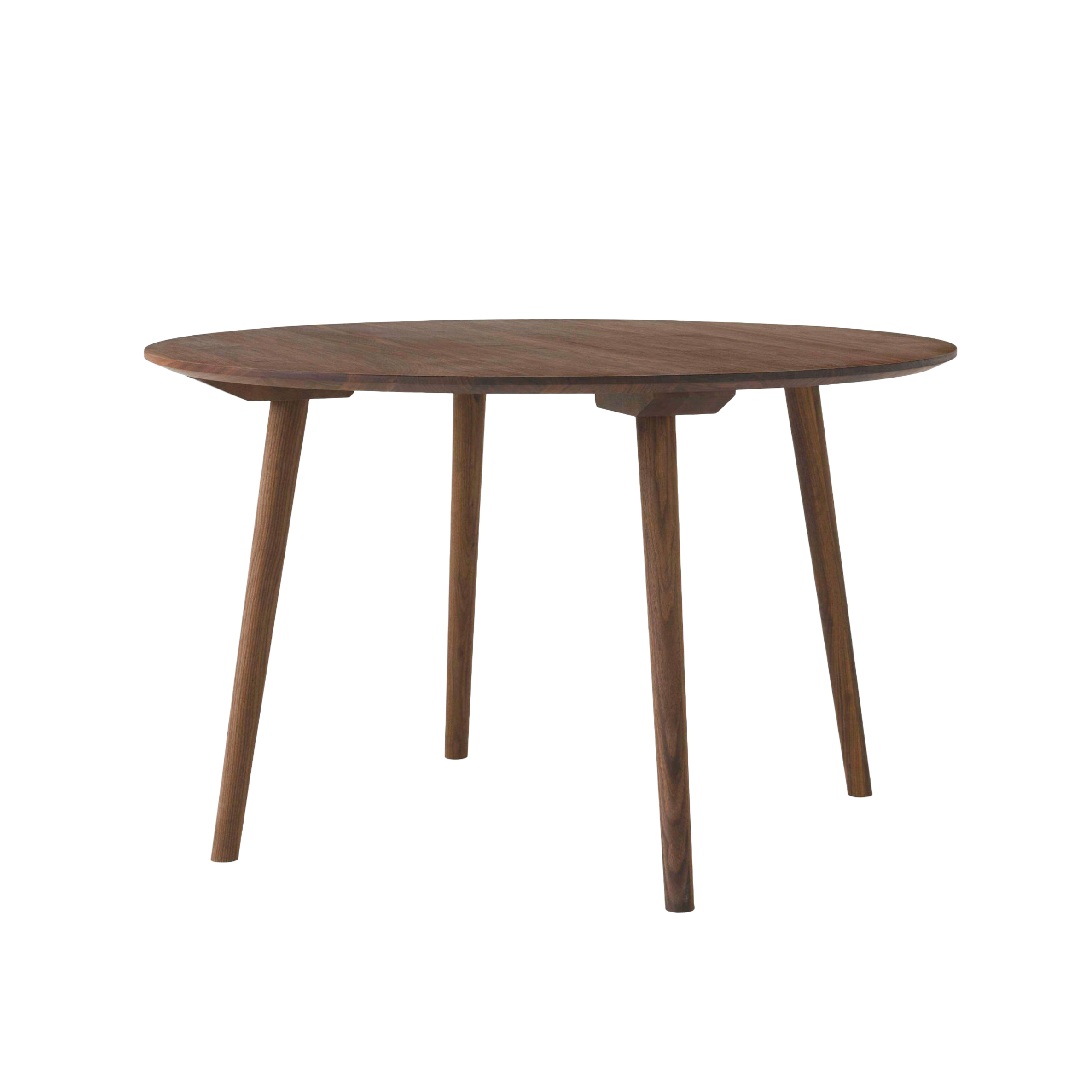 Round Table IN BETWEEN oiled walnut