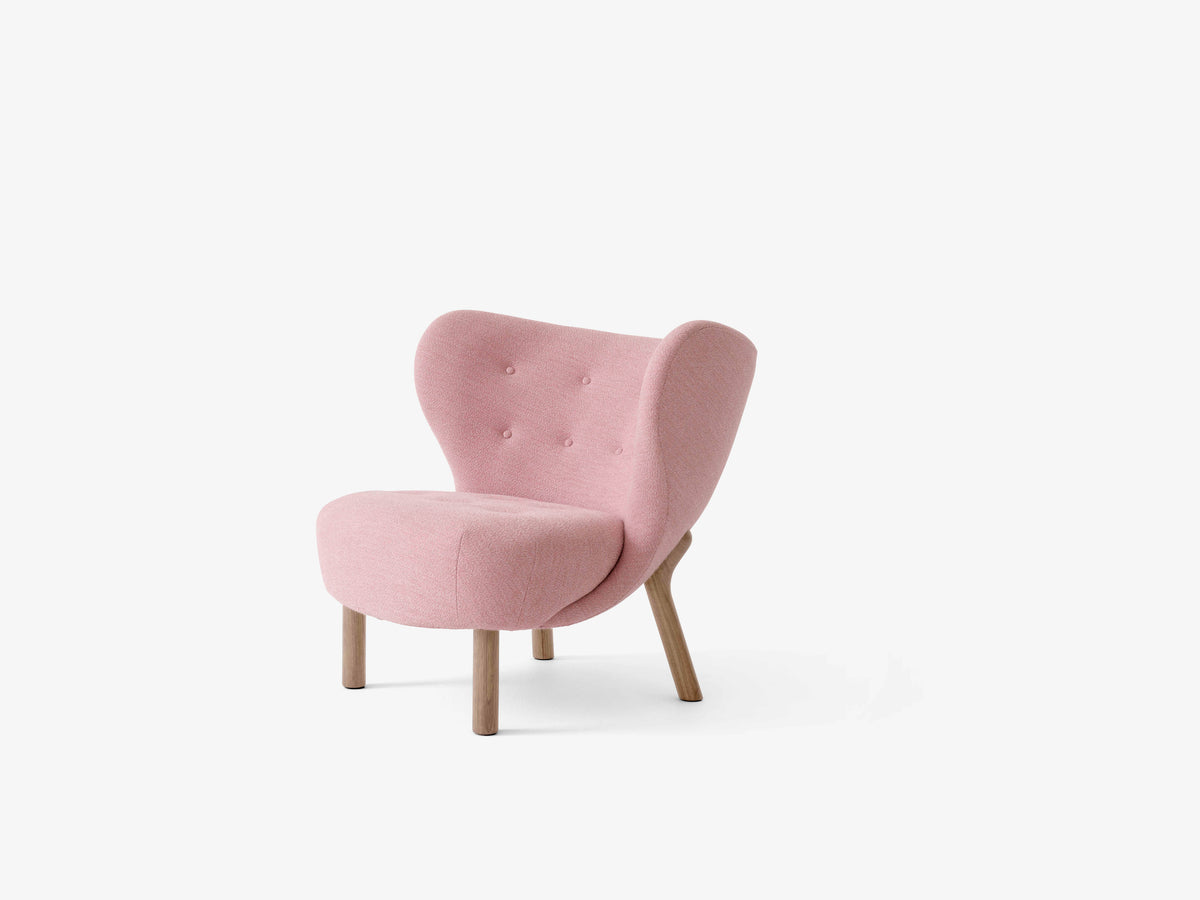 LITTLE PETRA VB1 upholstered armchair with an oak base