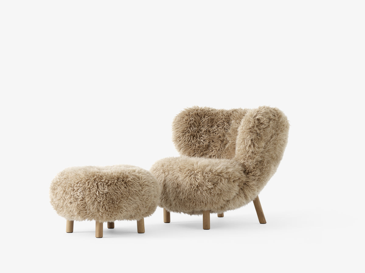 LITTLE PETRA armchair with ottoman upholstered with an oak base