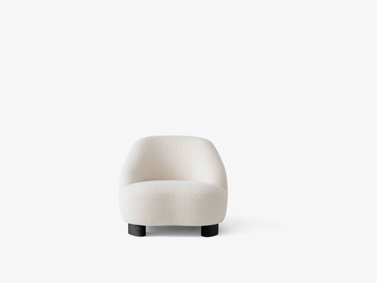 MARGAS LC1 Armchair upholstered with a black oak base