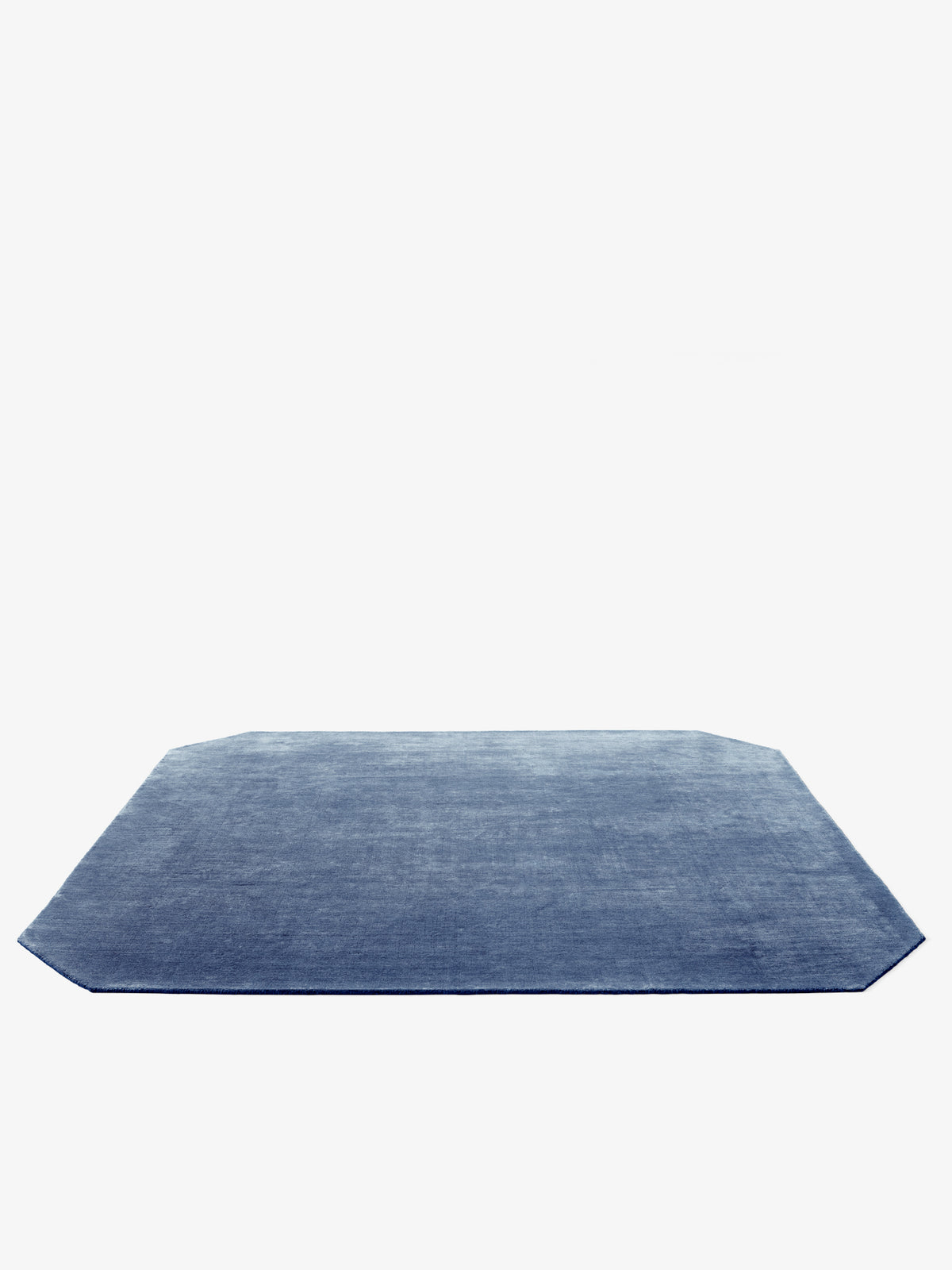 THE MOOR square rug with rounded corners in blue