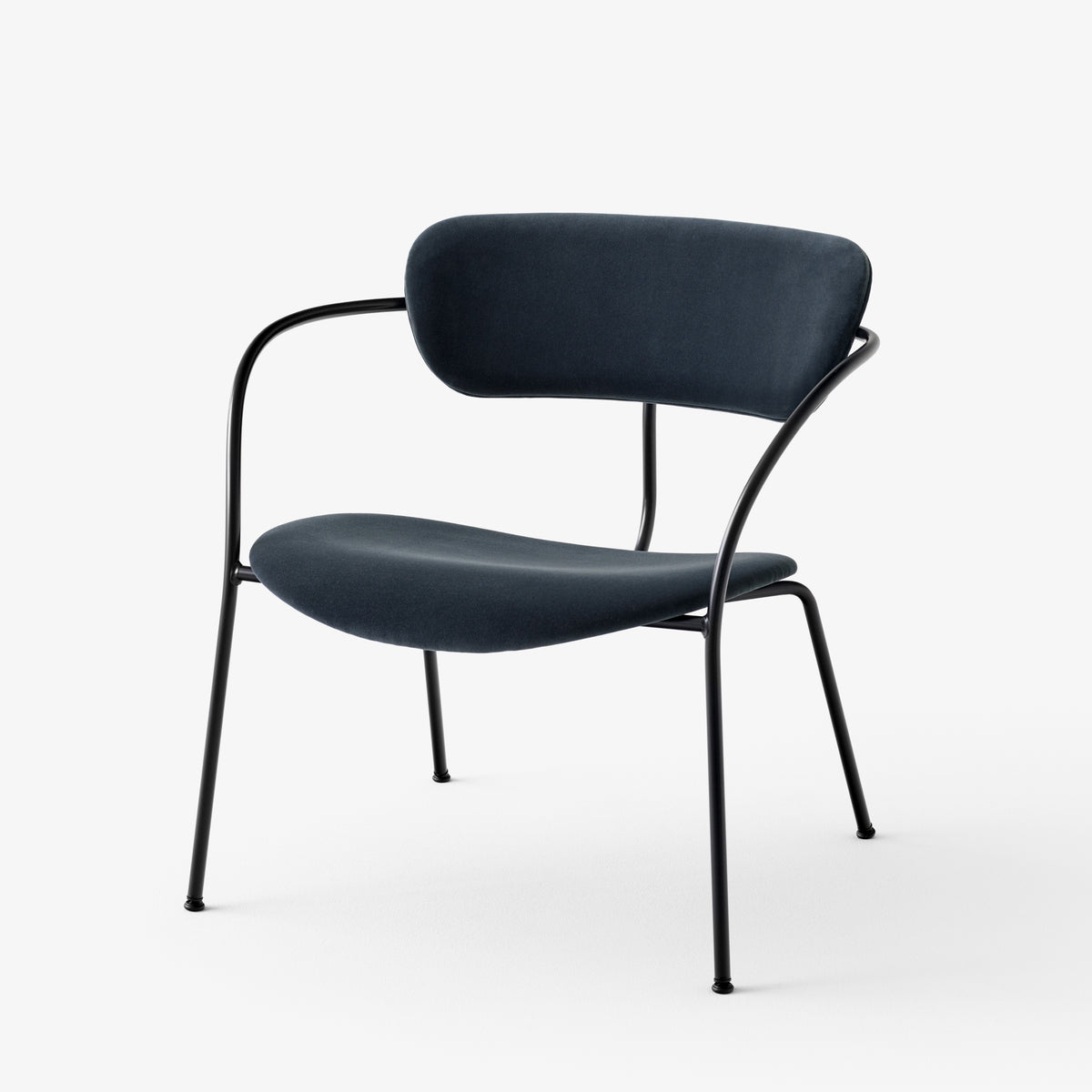 PAVILION AV11 Armchair with Armrests Upholstered with Black Base