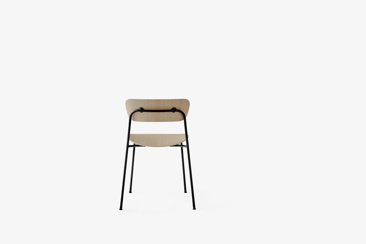 PAVILION AV1 chair in lacquered oak with a black base