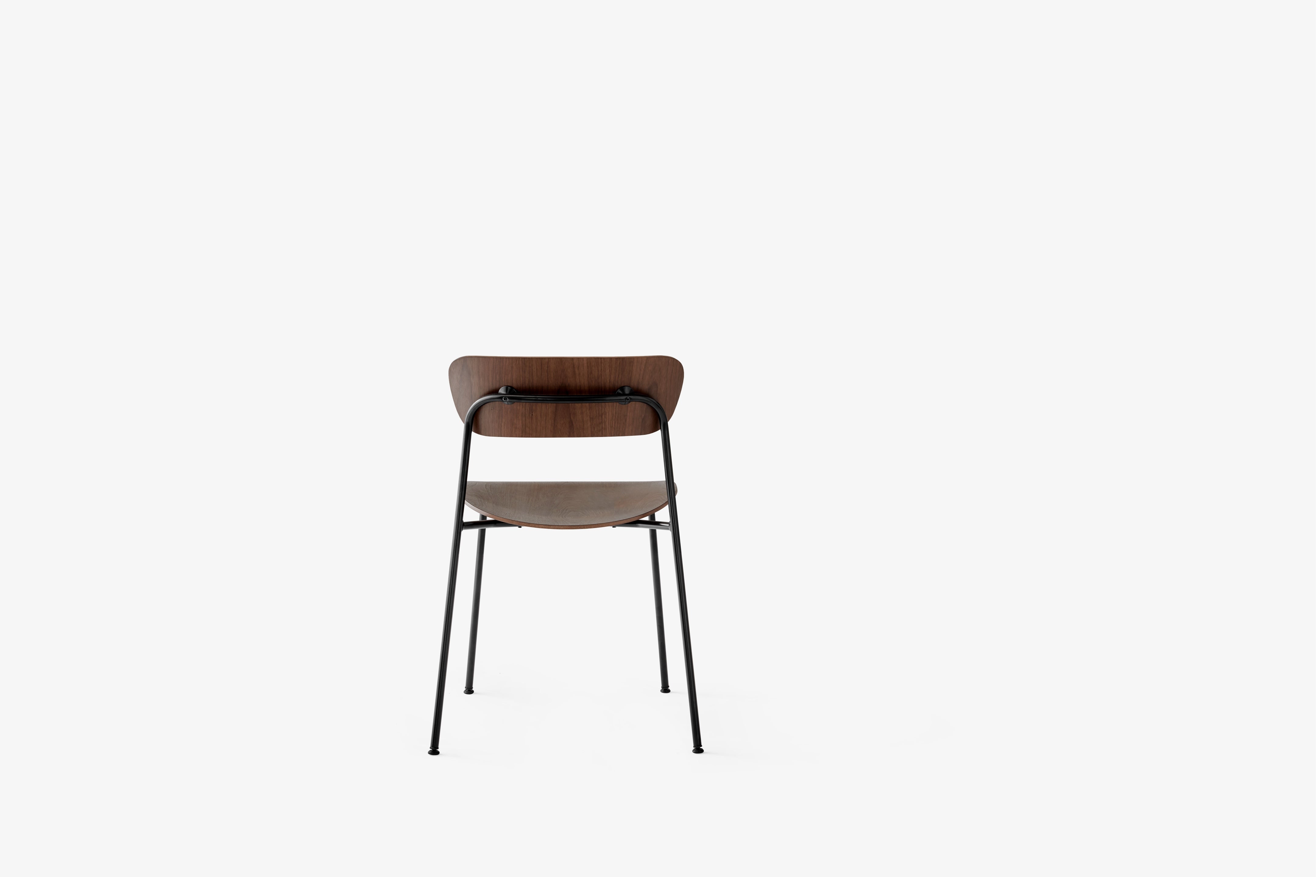 PAVILION AV1 chair in lacquered walnut with a black base