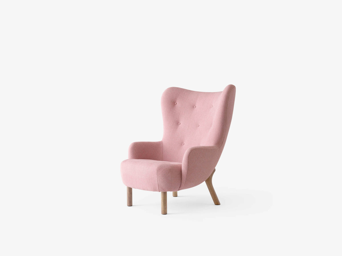 PETRA VB3 upholstered armchair with an oak base