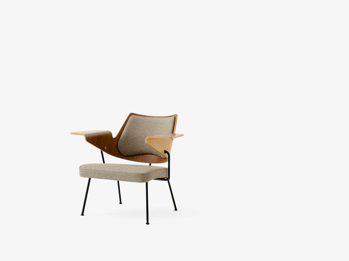 RFH RD8 Armchair upholstered with wood and black base