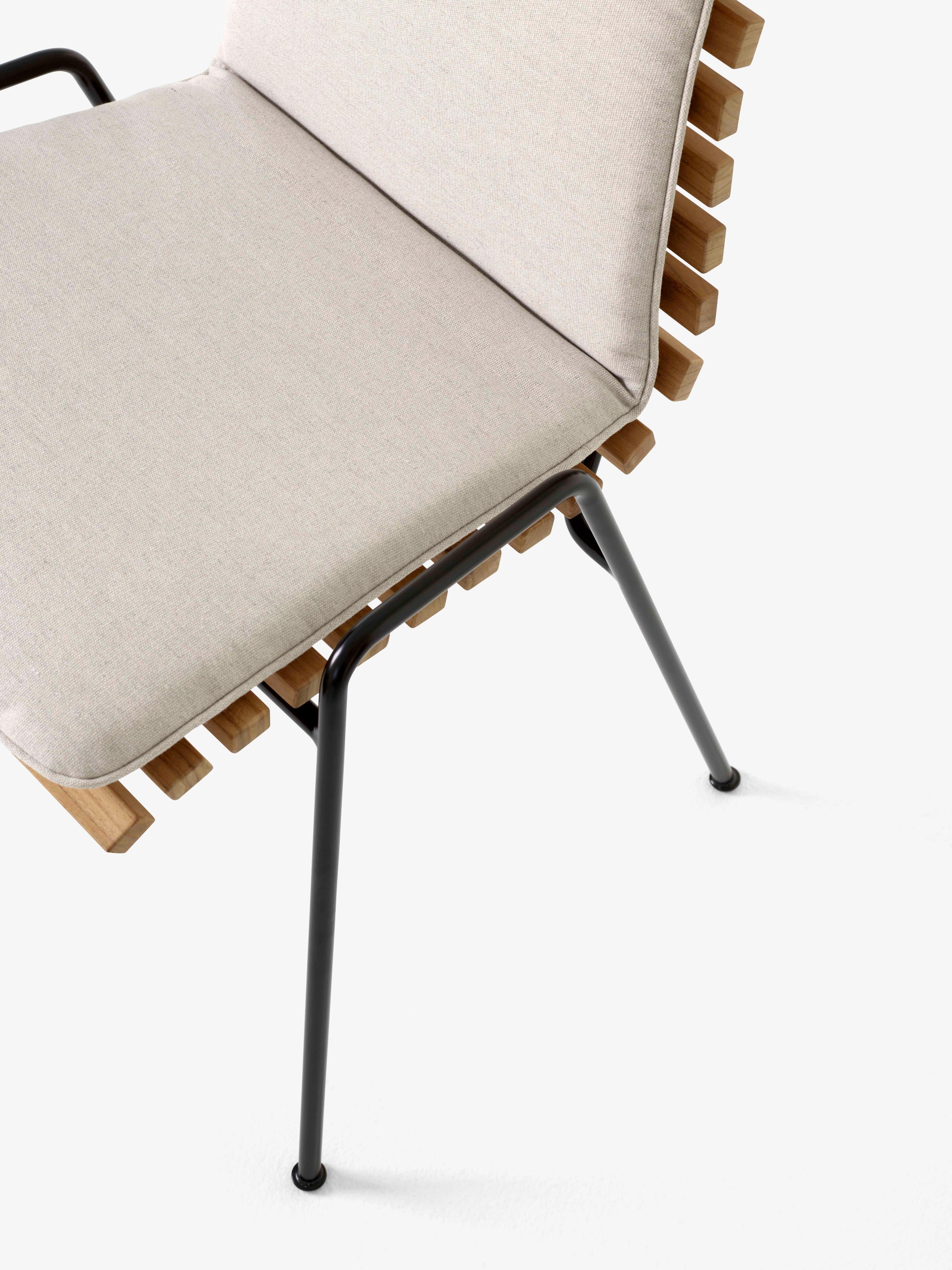 RFH RD4 Outdoor Chair in Teak Wood with Black Base