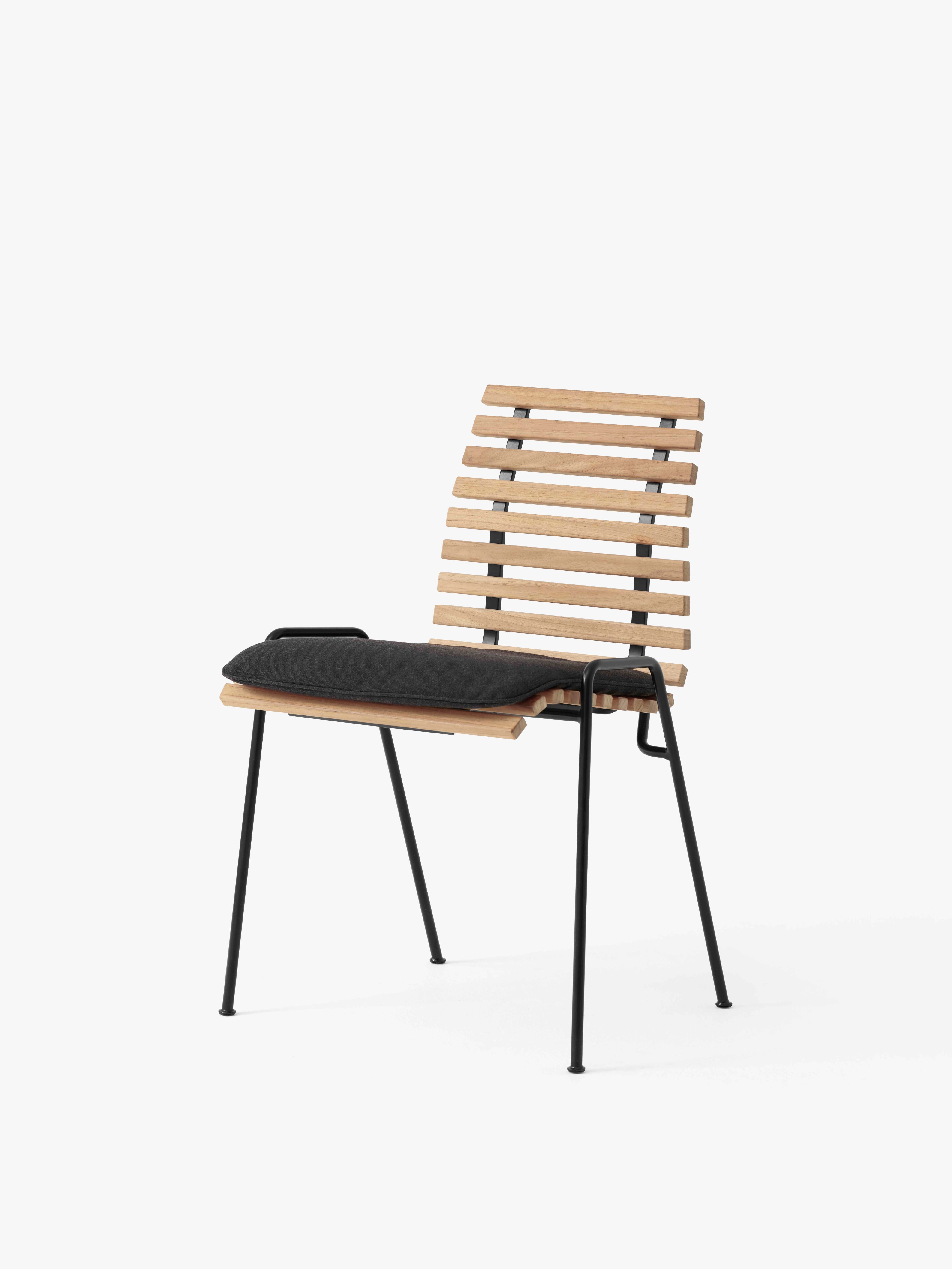 RFH RD4 Outdoor Chair in Teak Wood with Black Base