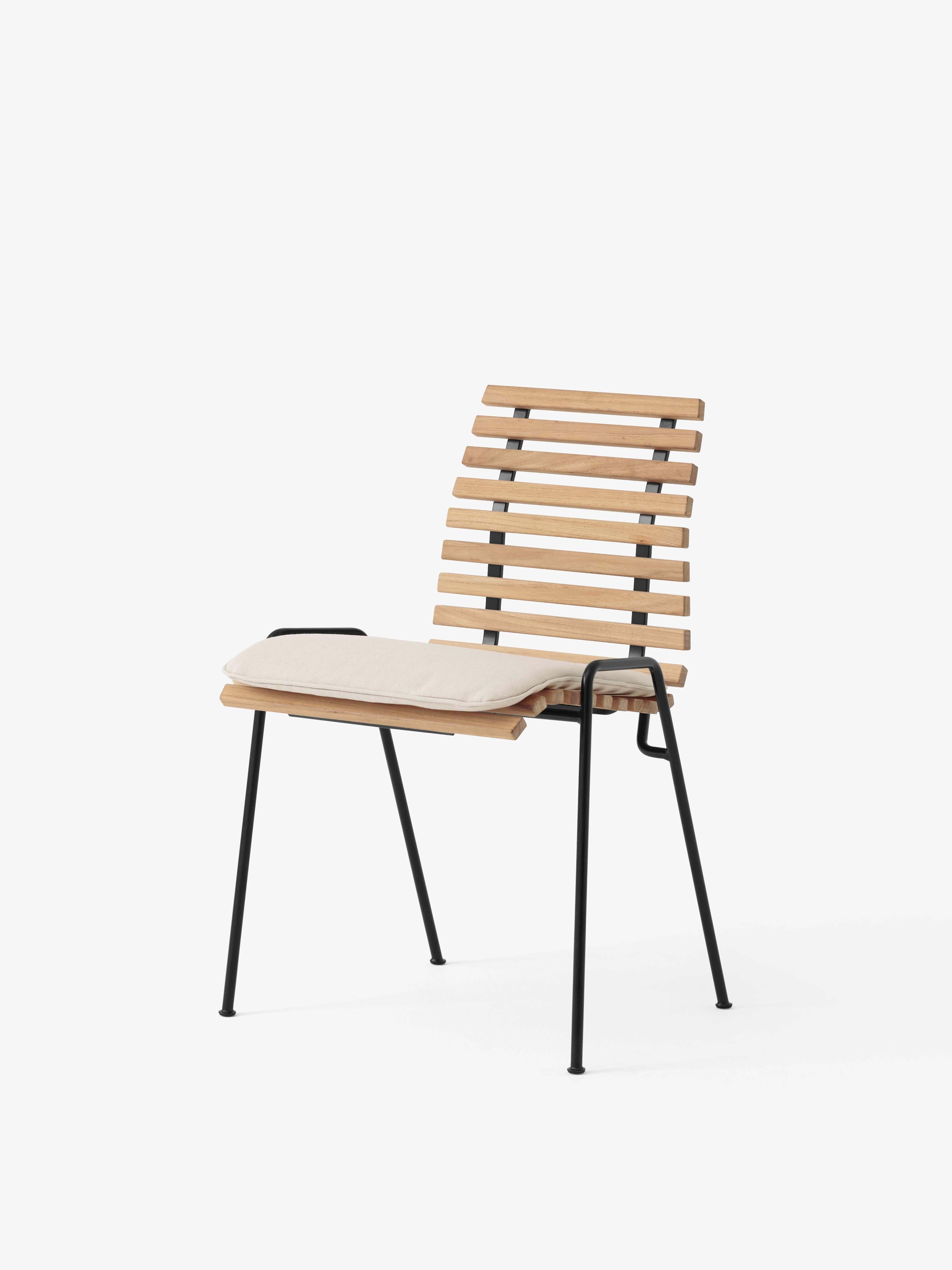 RFH RD4 Outdoor Chair in Teak Wood with Black Base