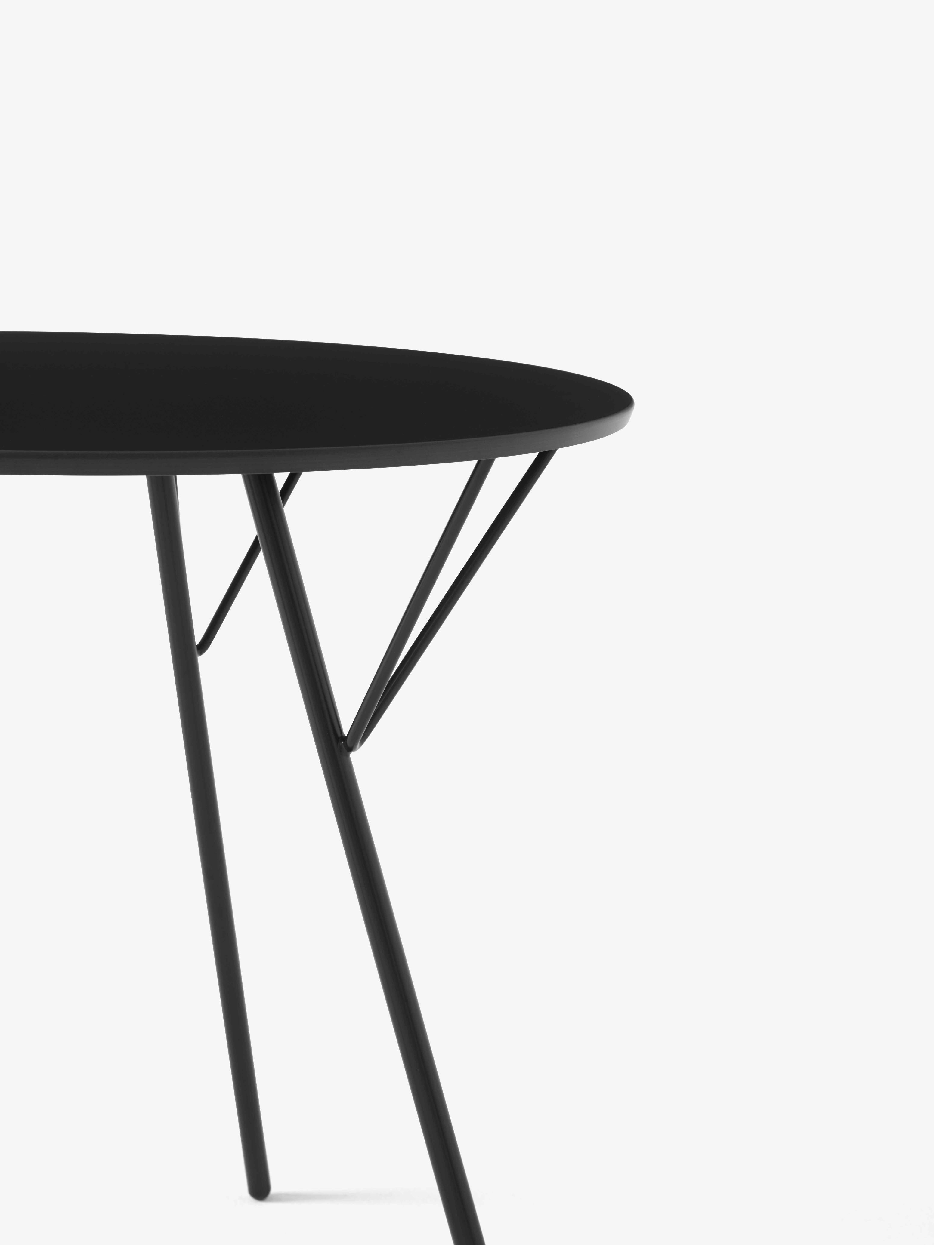 RFH round outdoor table in black