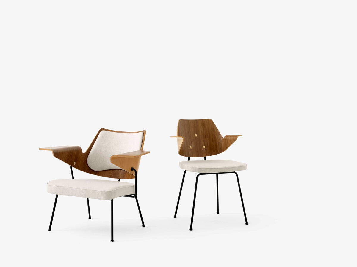 RFH RD8 Armchair upholstered with wood and black base