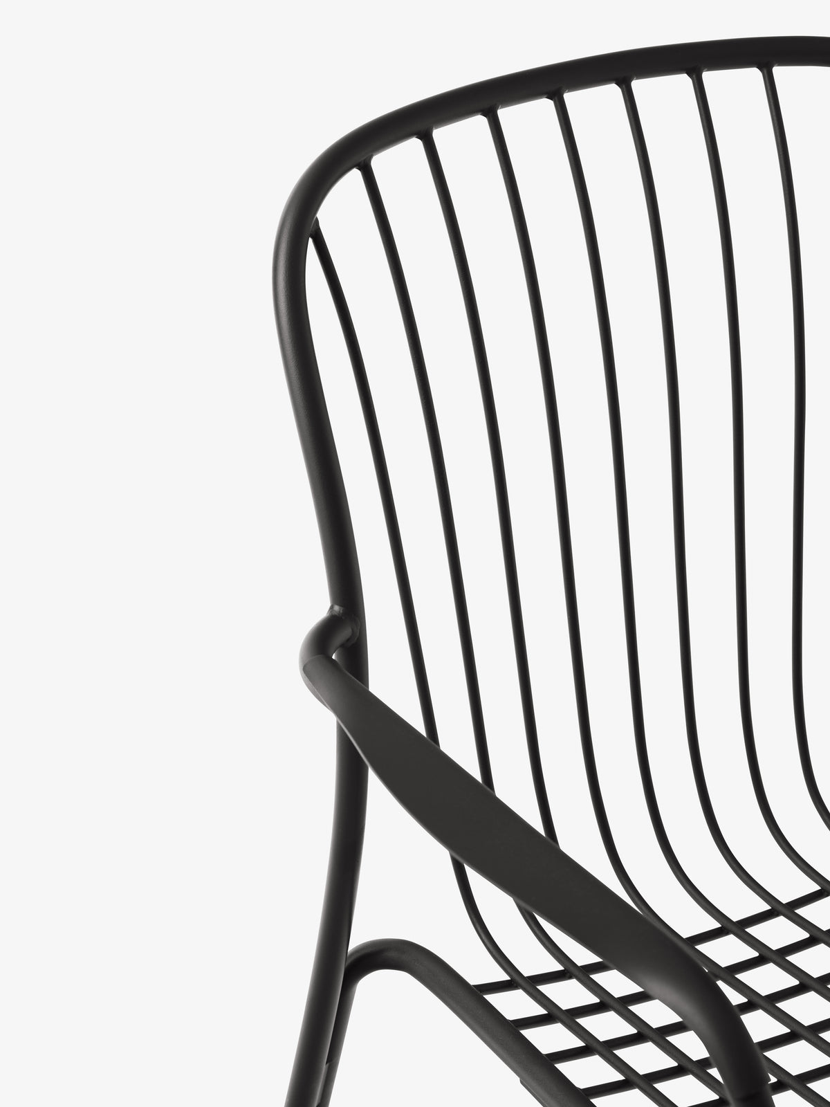 THORVALD SC95 Black Outdoor Armchair
