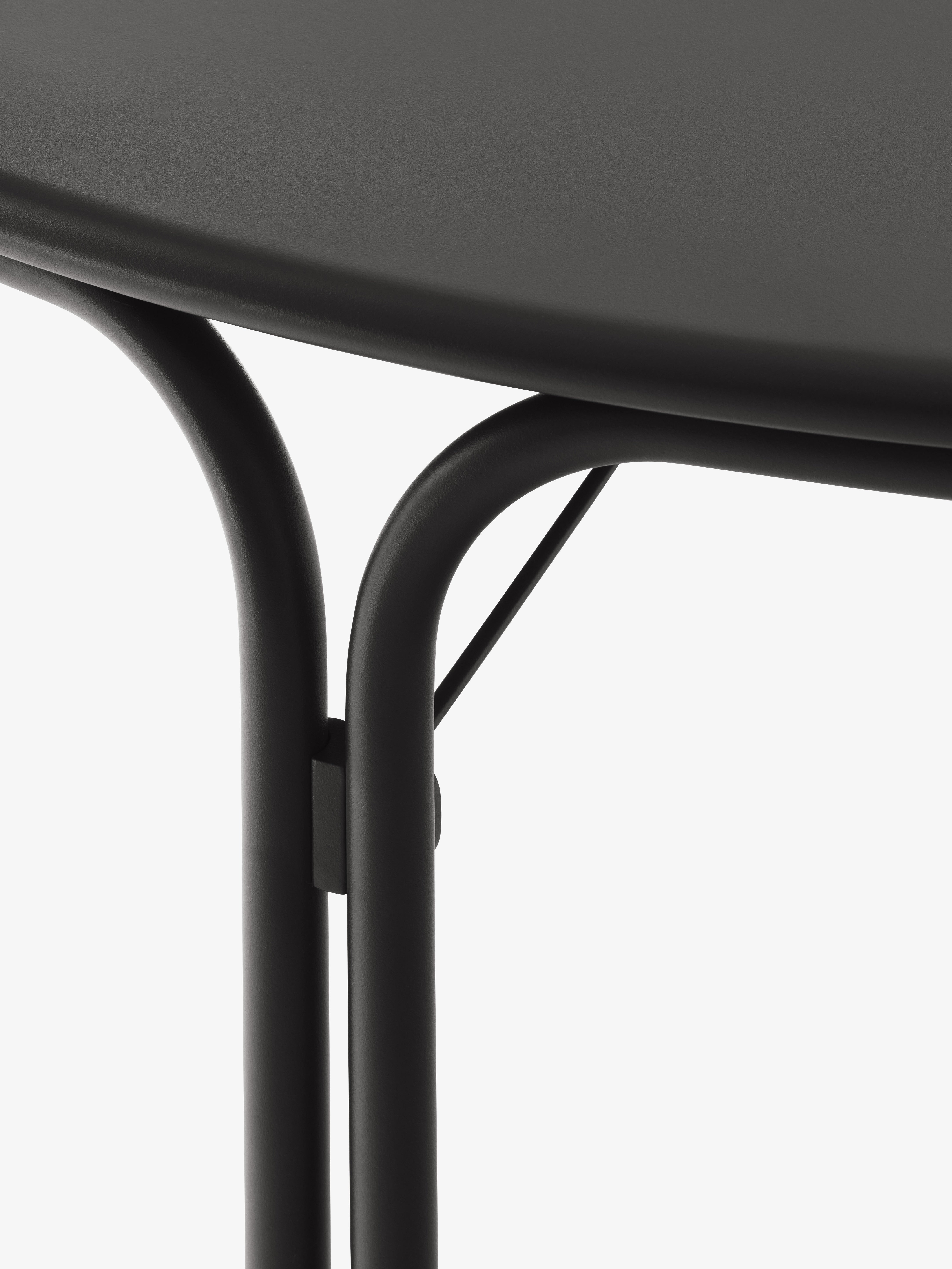 Thorvald SC98 Black Outdoor Round Table
