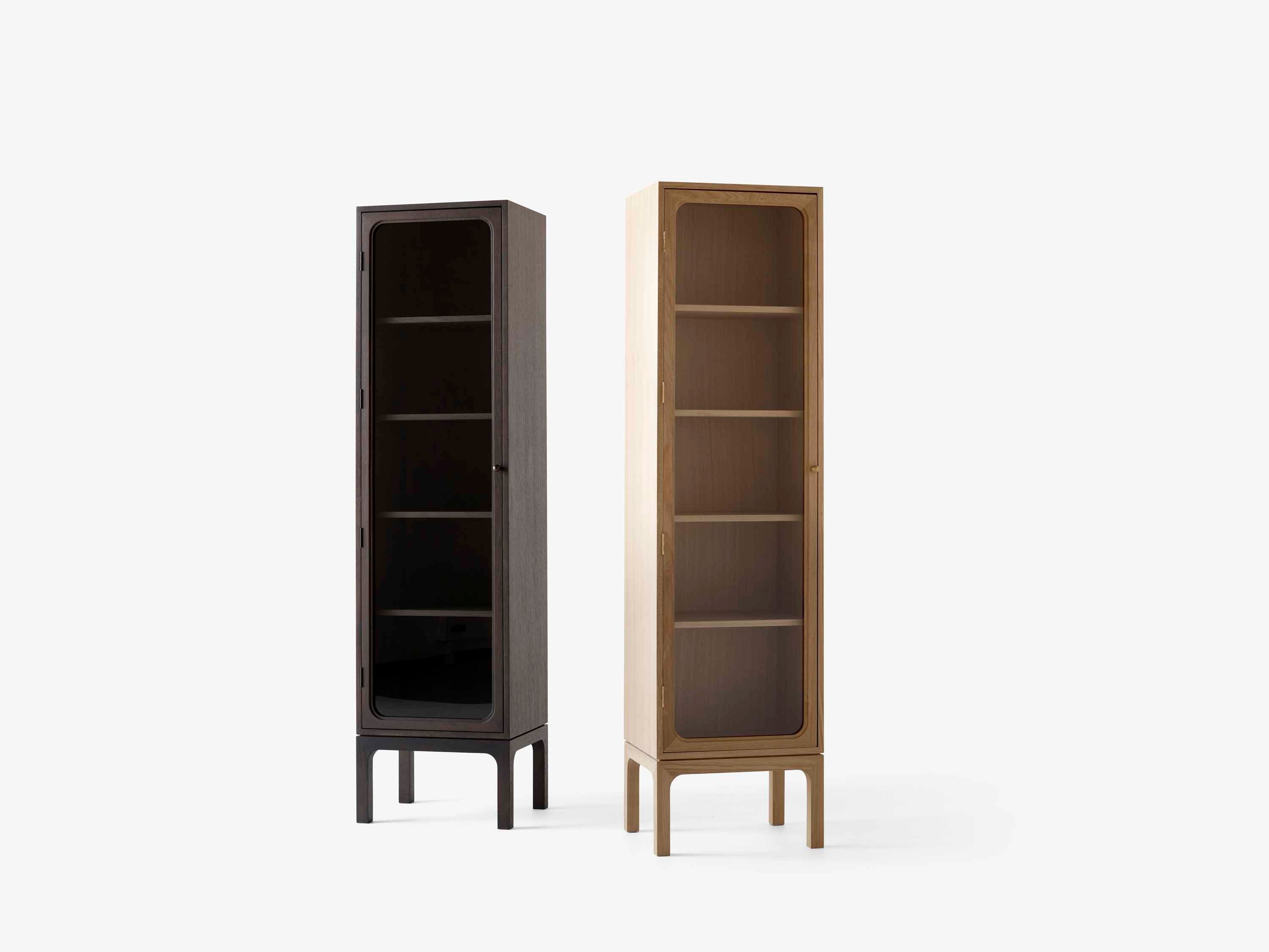 TRACE SC87 Display Cabinet dark lacquered oak