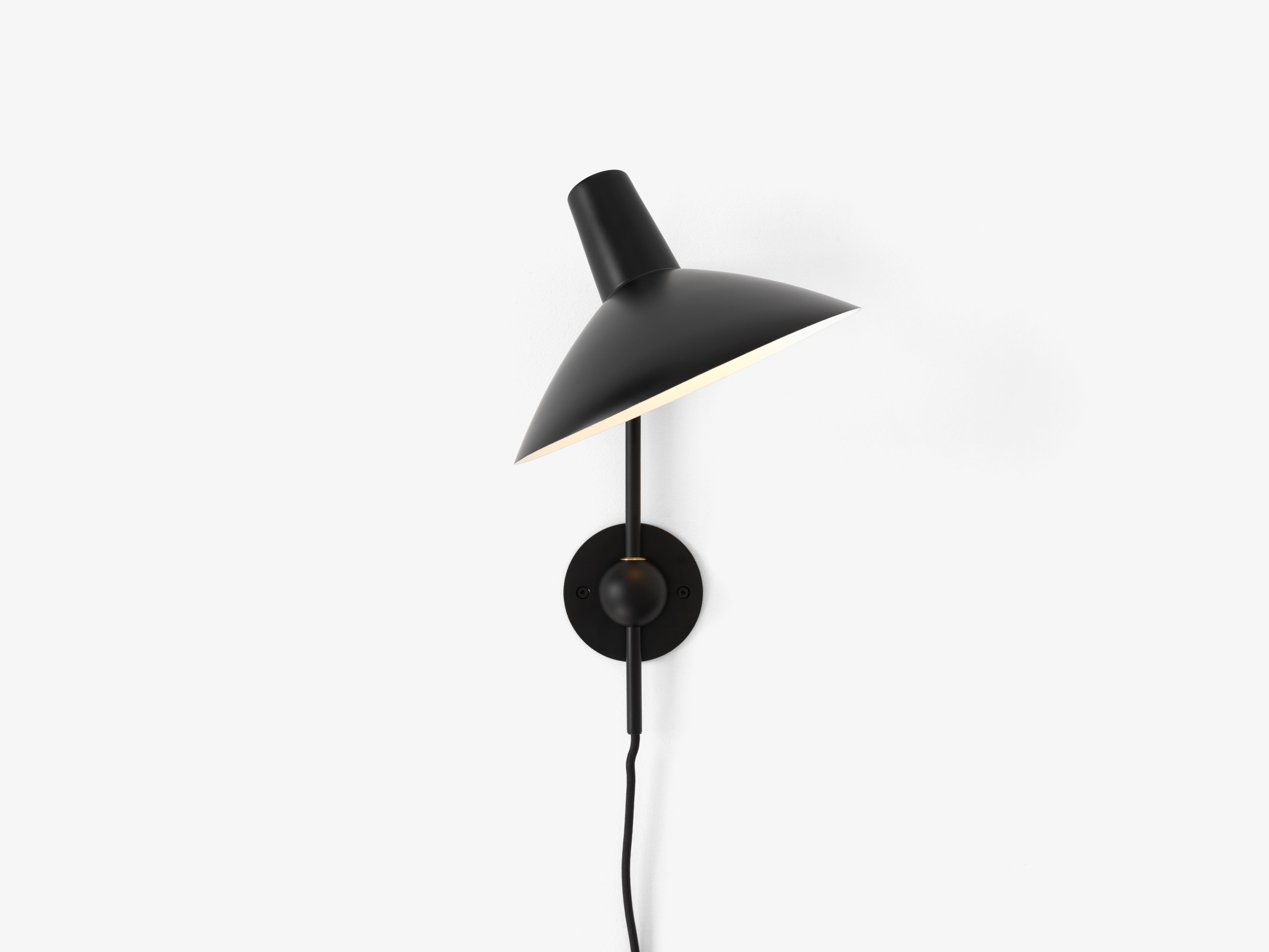 TRIPOD HM12 Wall Lamp in Black