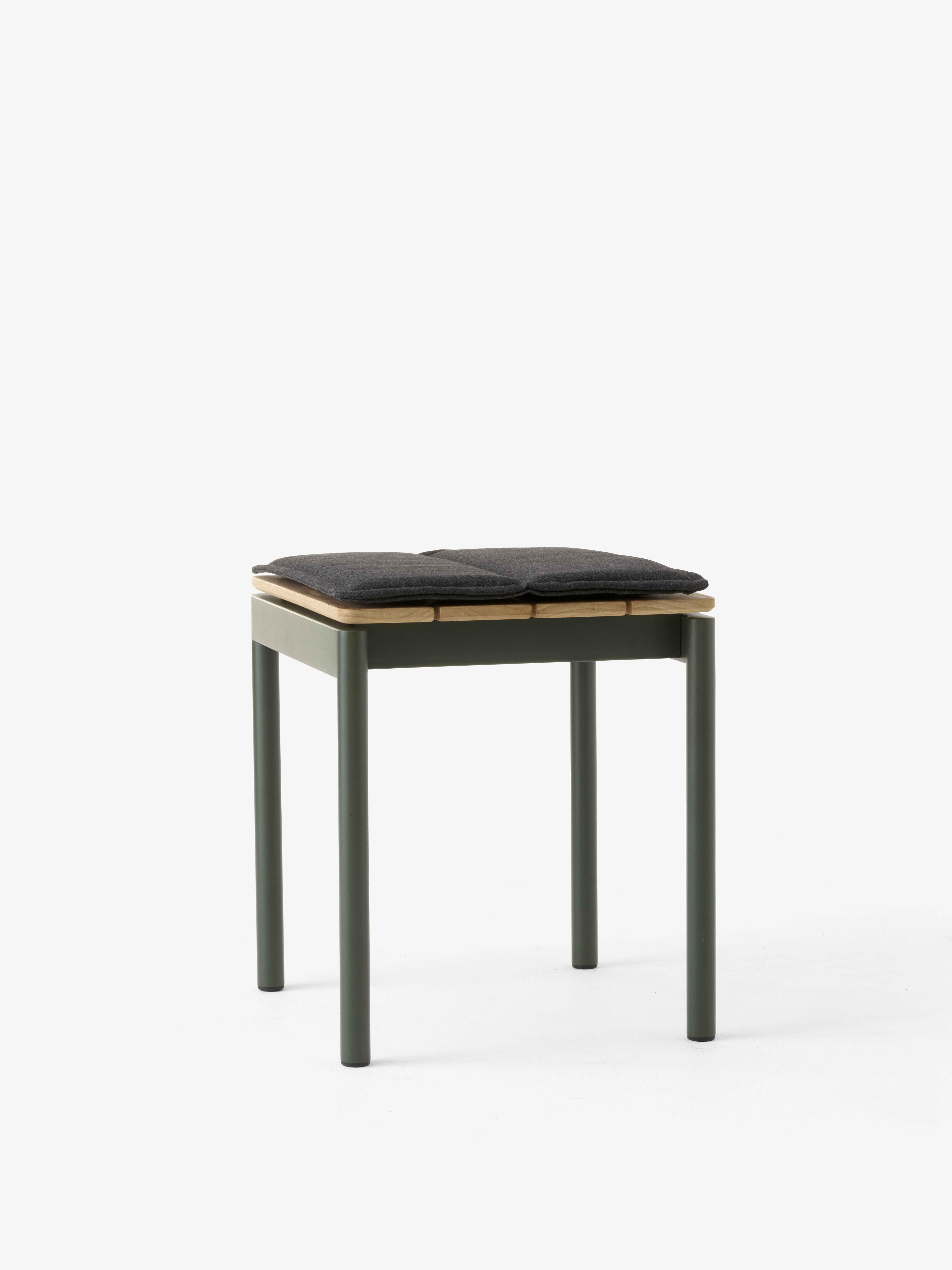 Outdoor stool VILLE AV47 teak wood with a dark green base