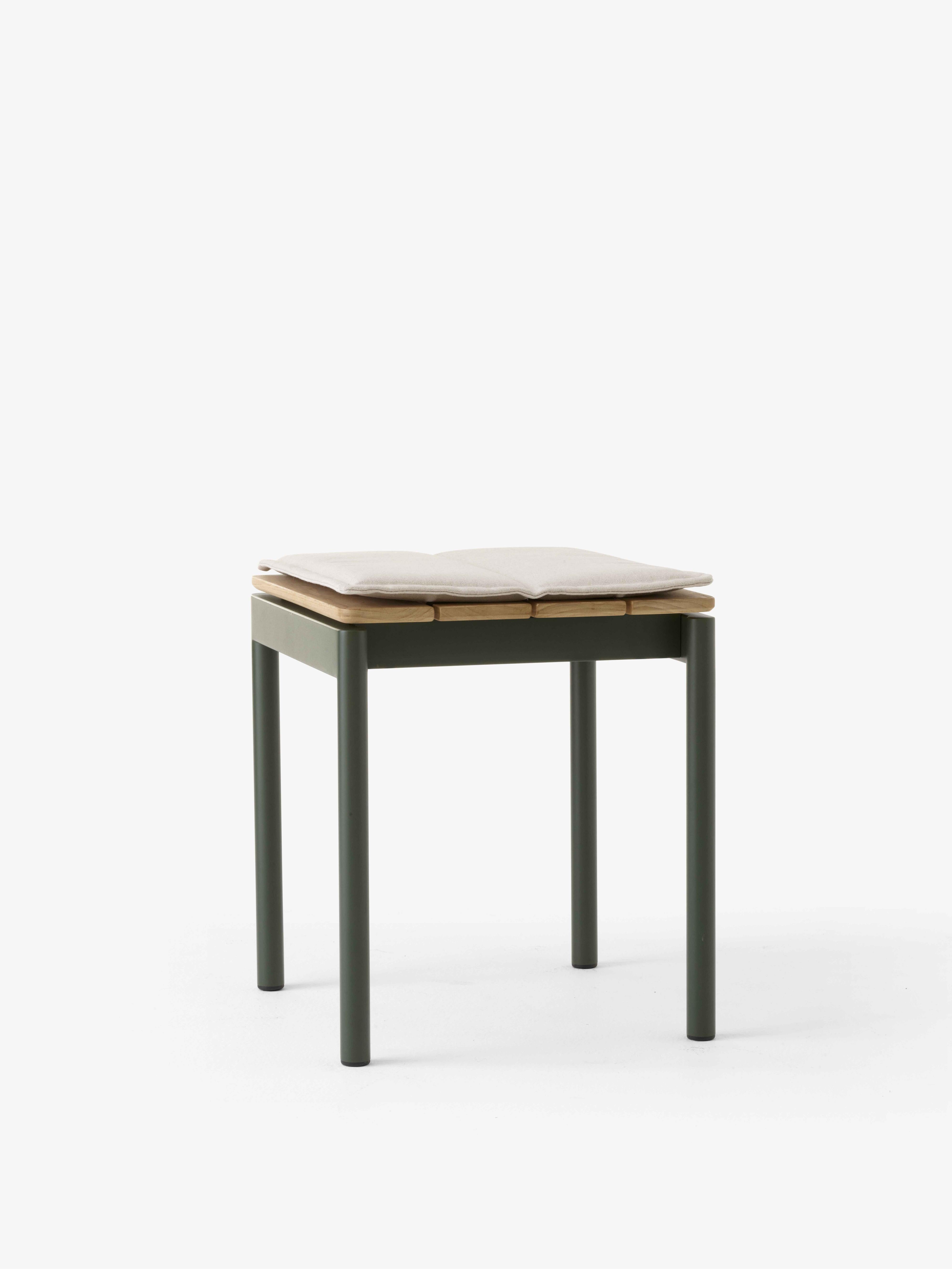Outdoor stool VILLE AV47 teak wood with a dark green base