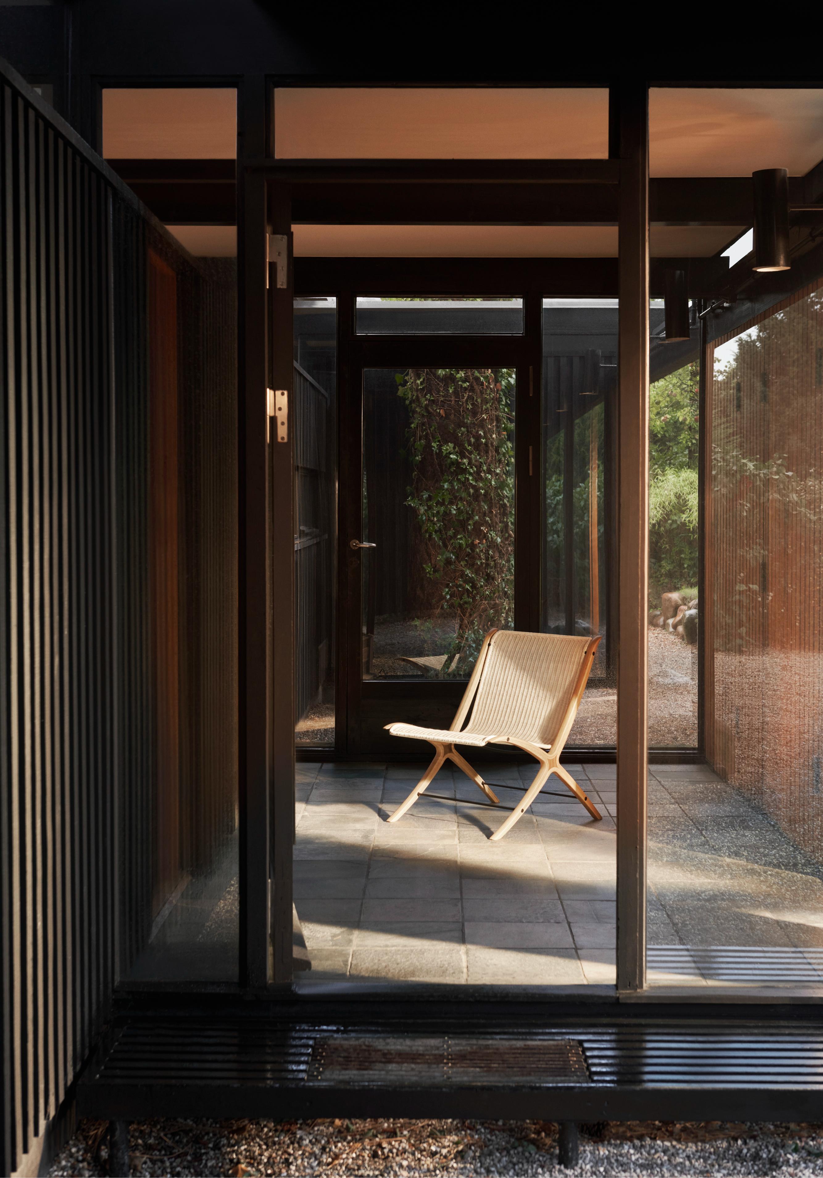 Chair X HM10 rattan seat with wooden base