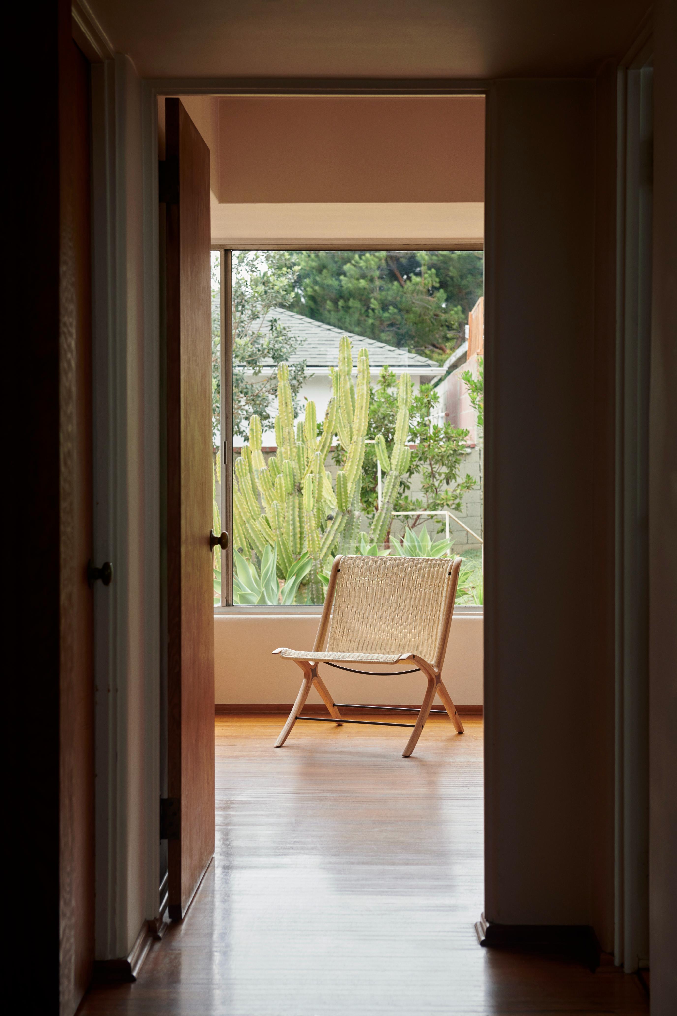 Chair X HM10 rattan seat with wooden base