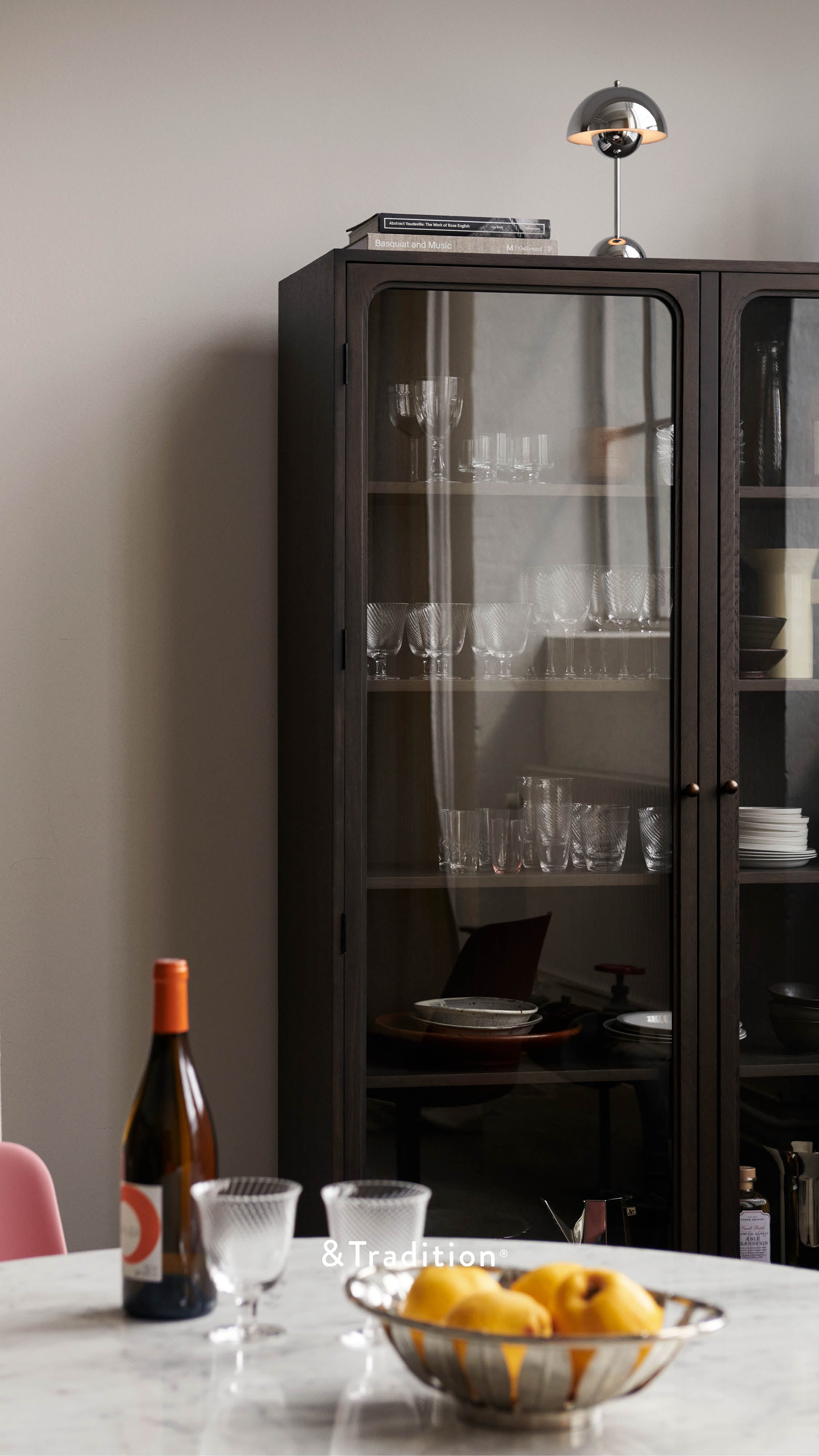 TRACE SC88 display cabinet in dark lacquered oak
