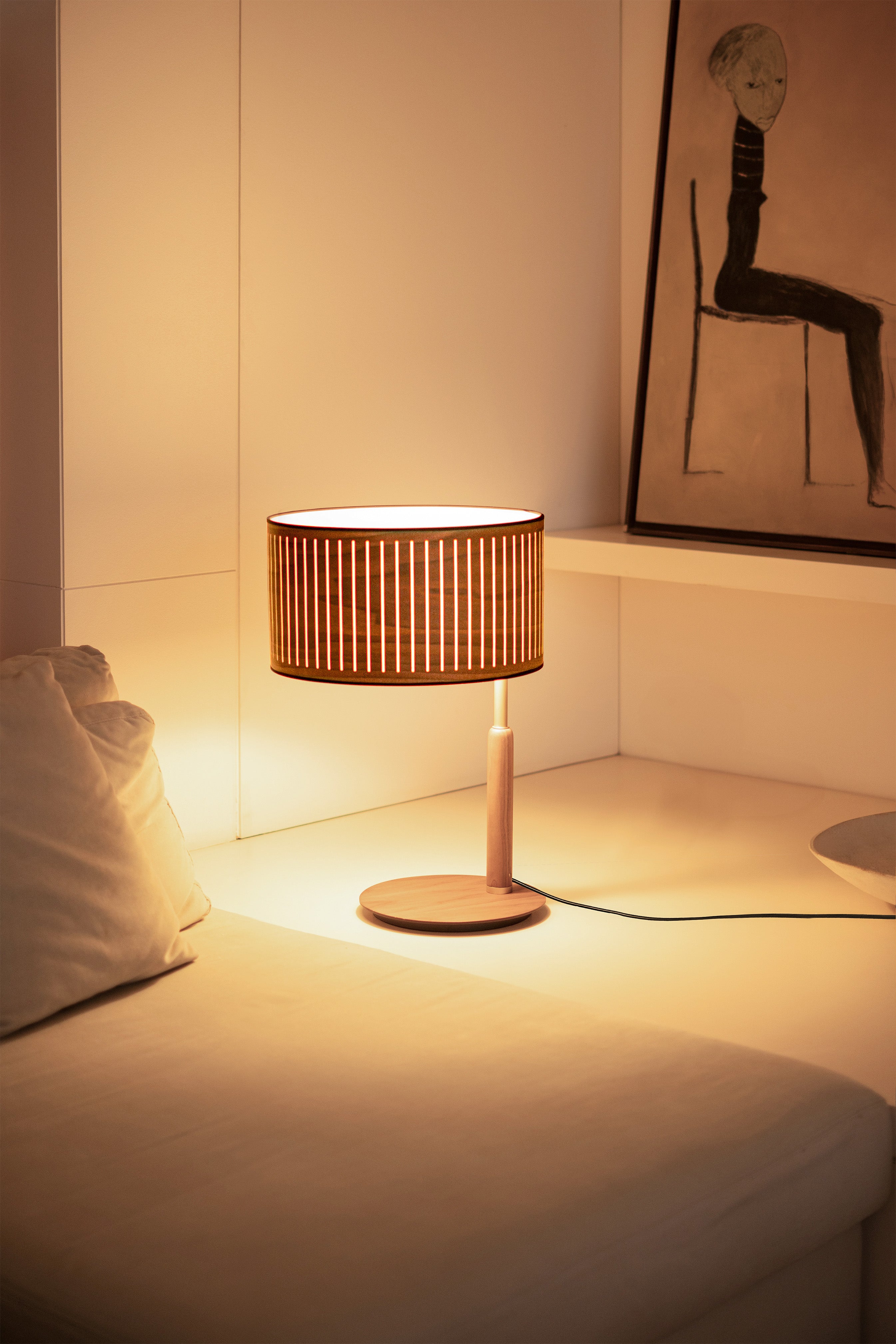 AUTUMN walnut wood table lamp