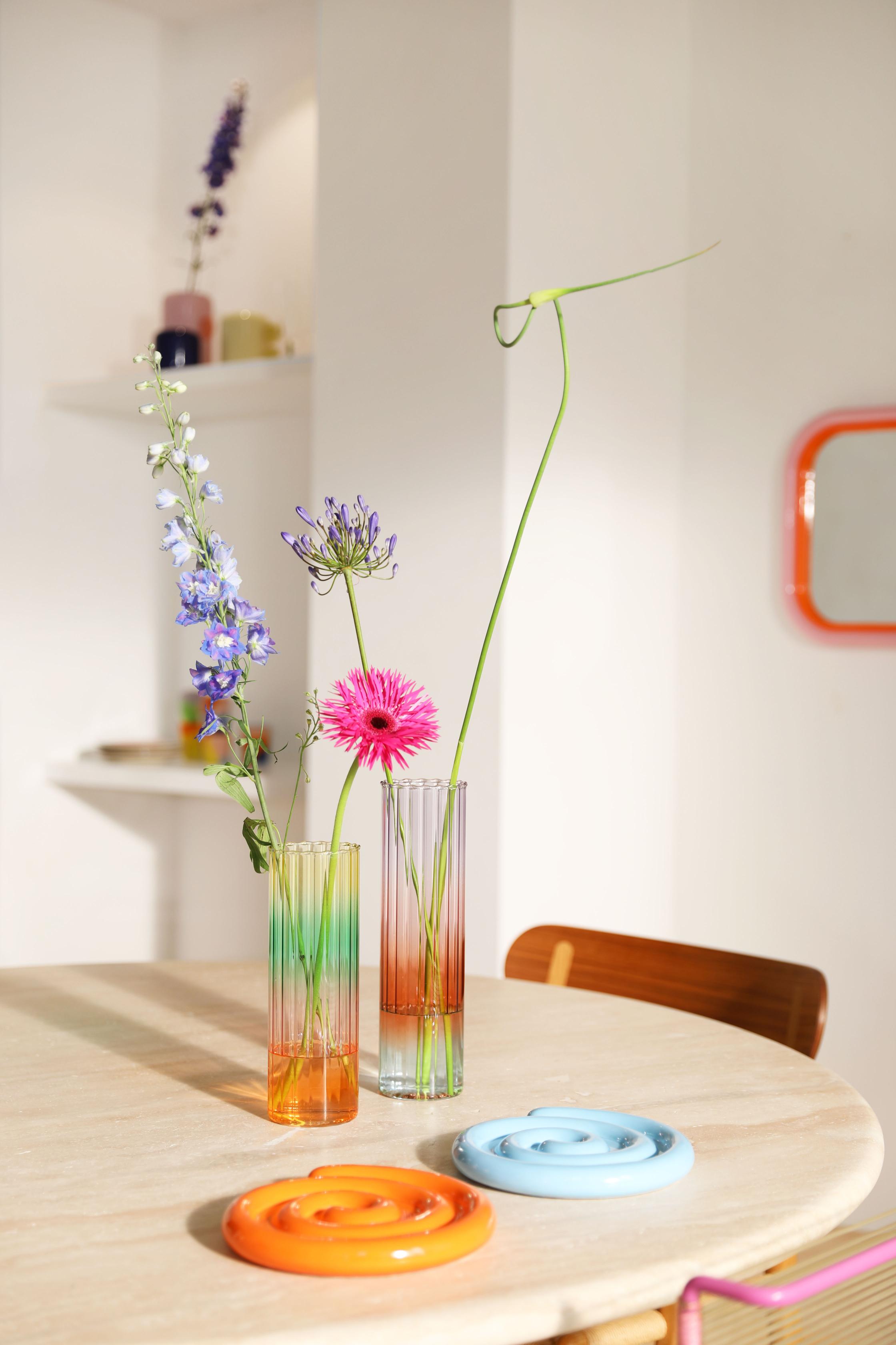 GRADIENT vase green with orange