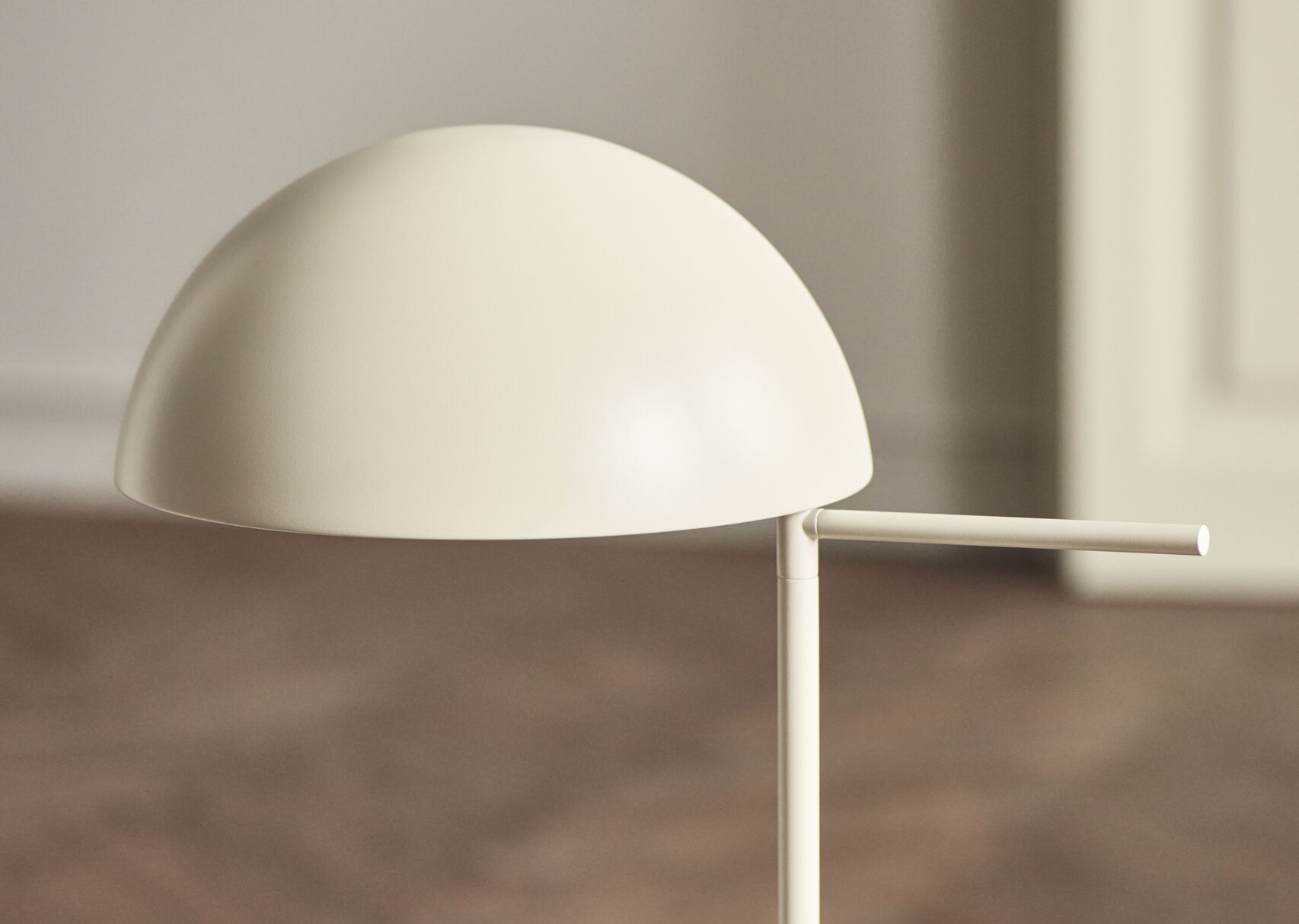 Aluna black floor lamp
