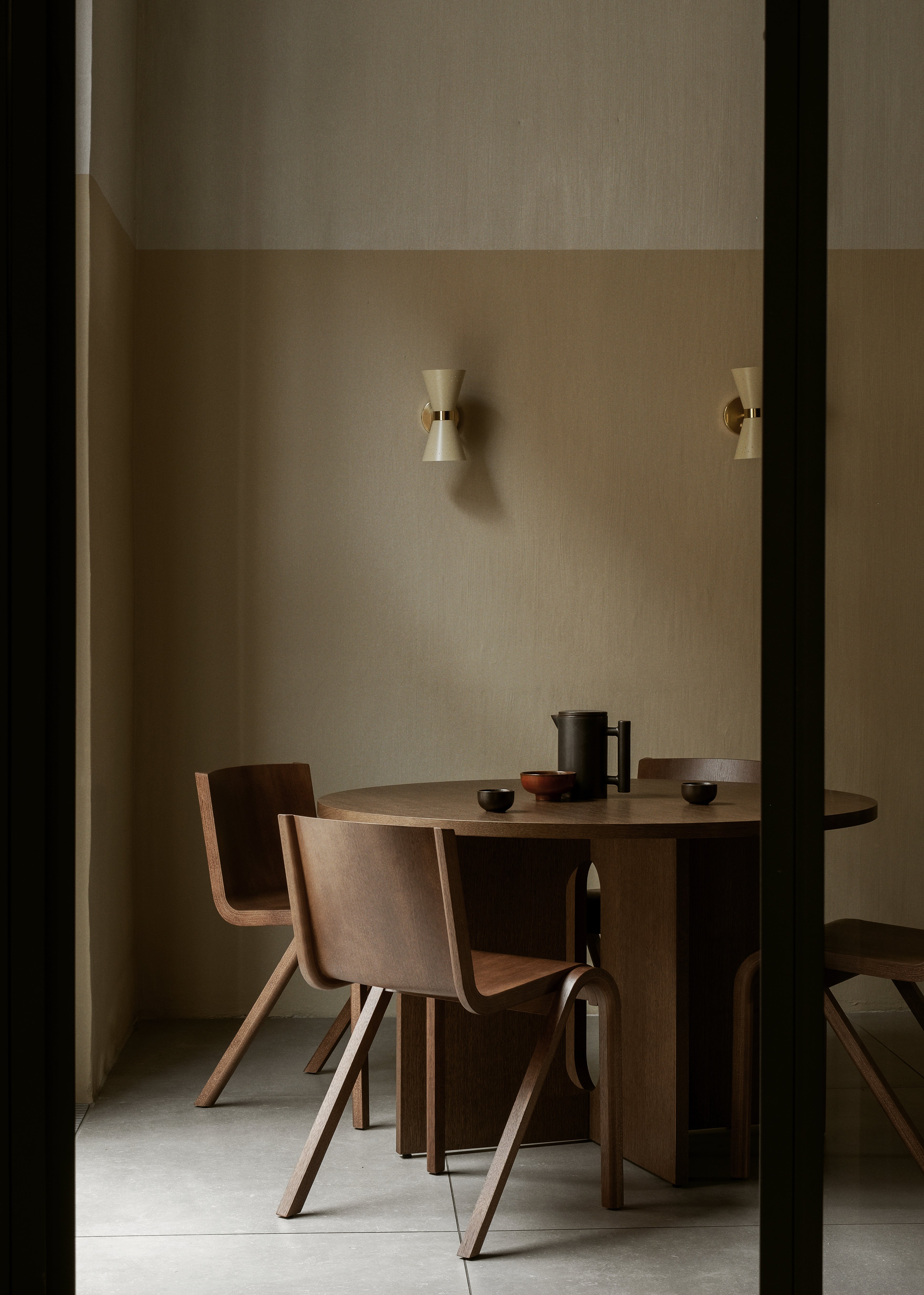 COLLECTOR beige wall lamp