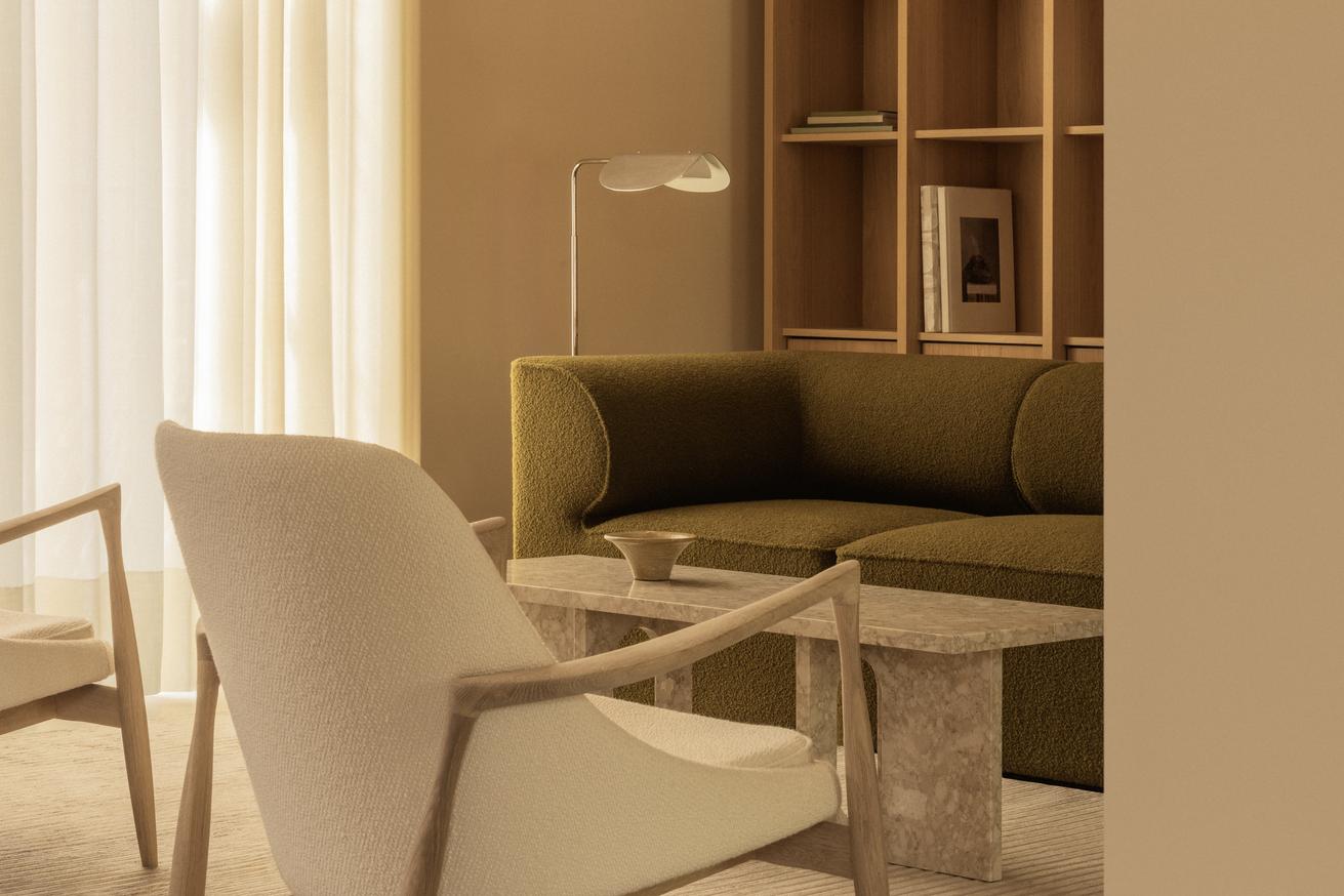 Sessel ELIZABETH beige mit Nussbaumfuß