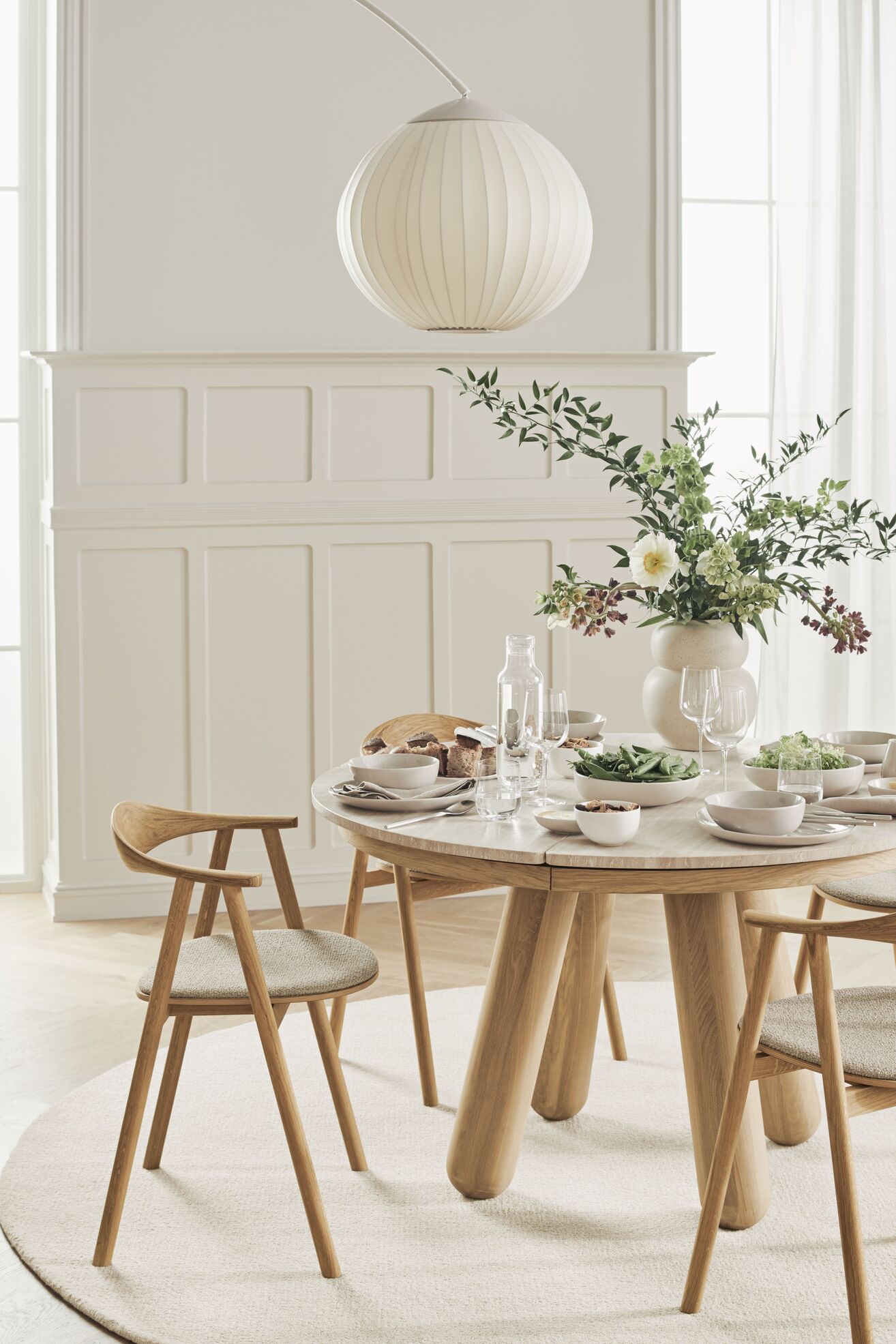 Round table balance marble with dark oak wood