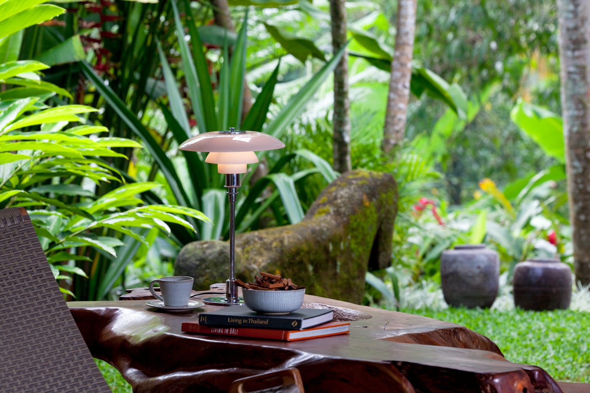 PH 3/2 table lamp white with chrome base