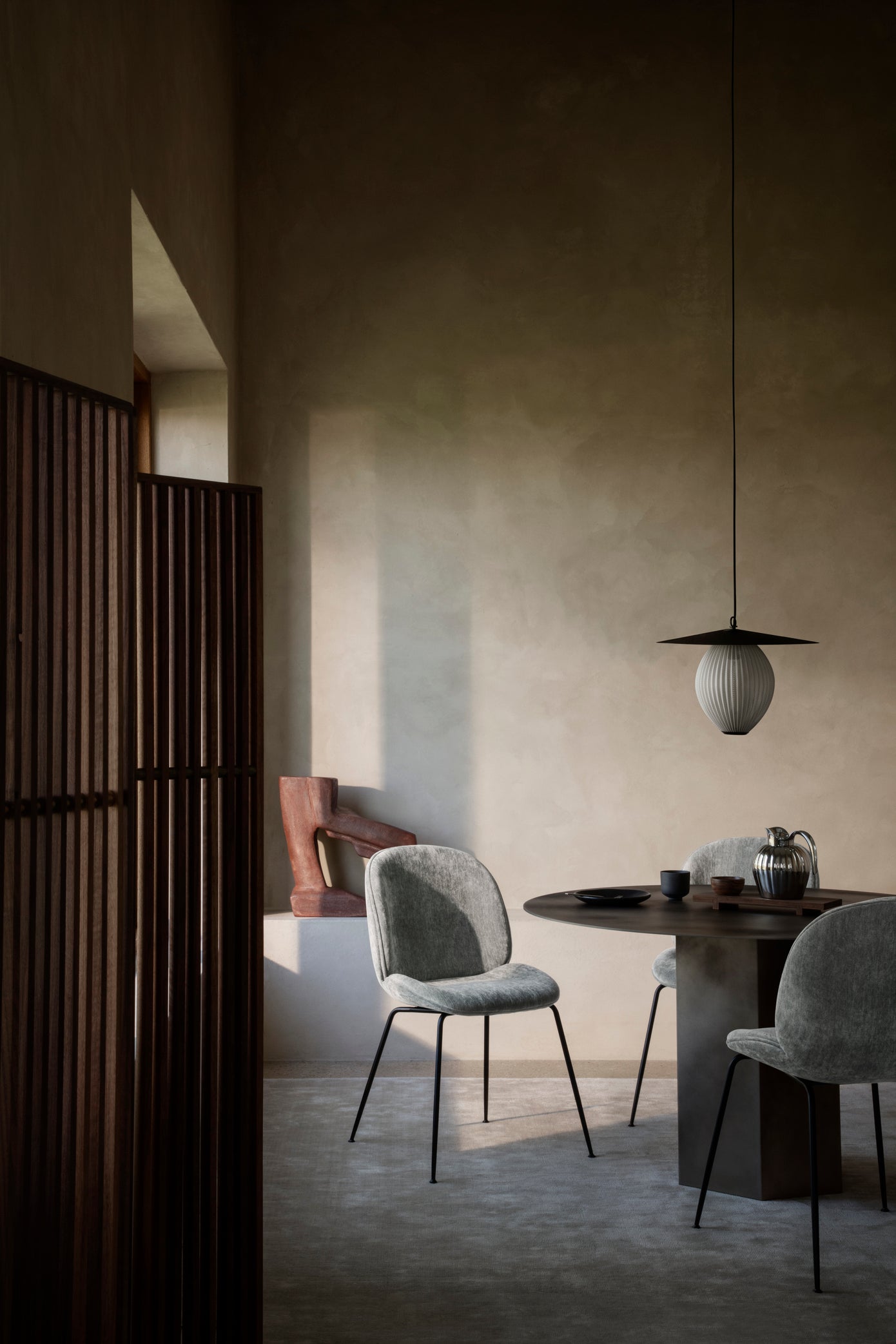 EPIC Round Table Graphite Steel