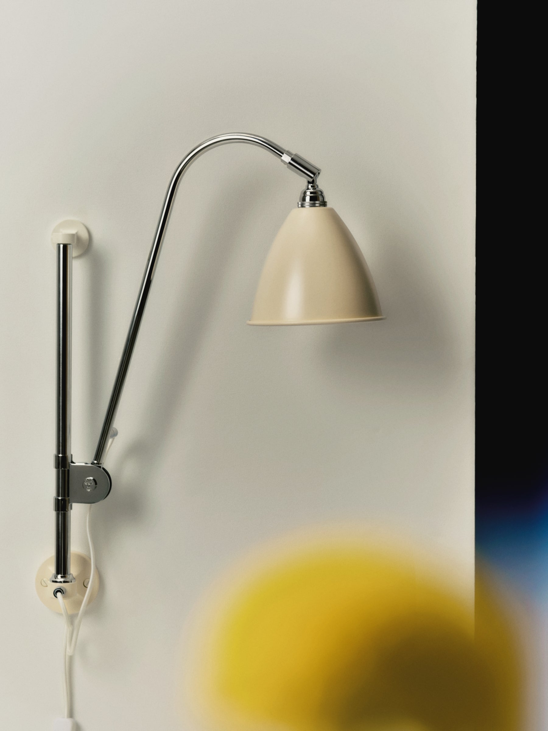 BESTLITE BL5 Wall Lamp in Chrome with Porcelain Shade