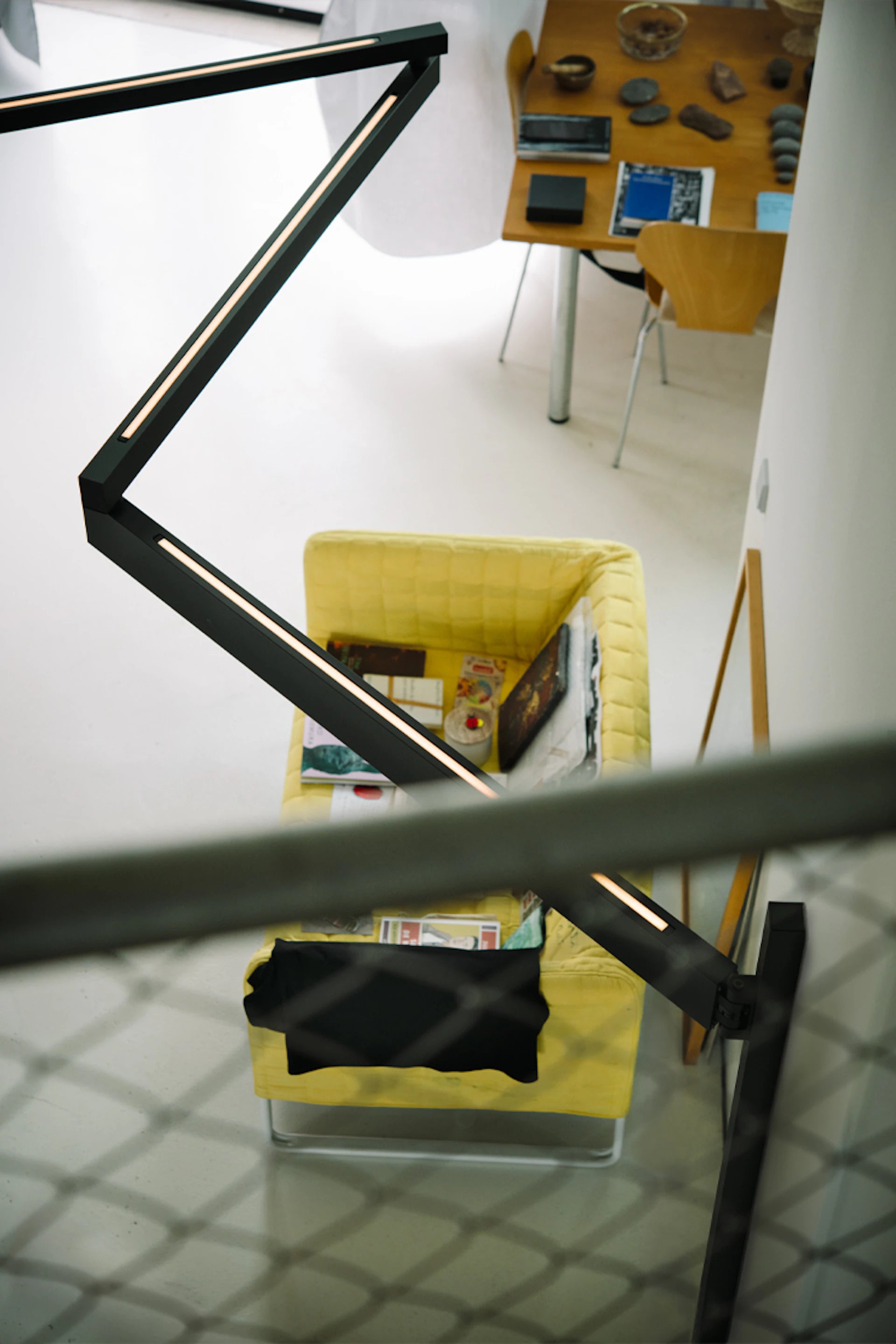 BLACK FLAG wall lamp with arm black