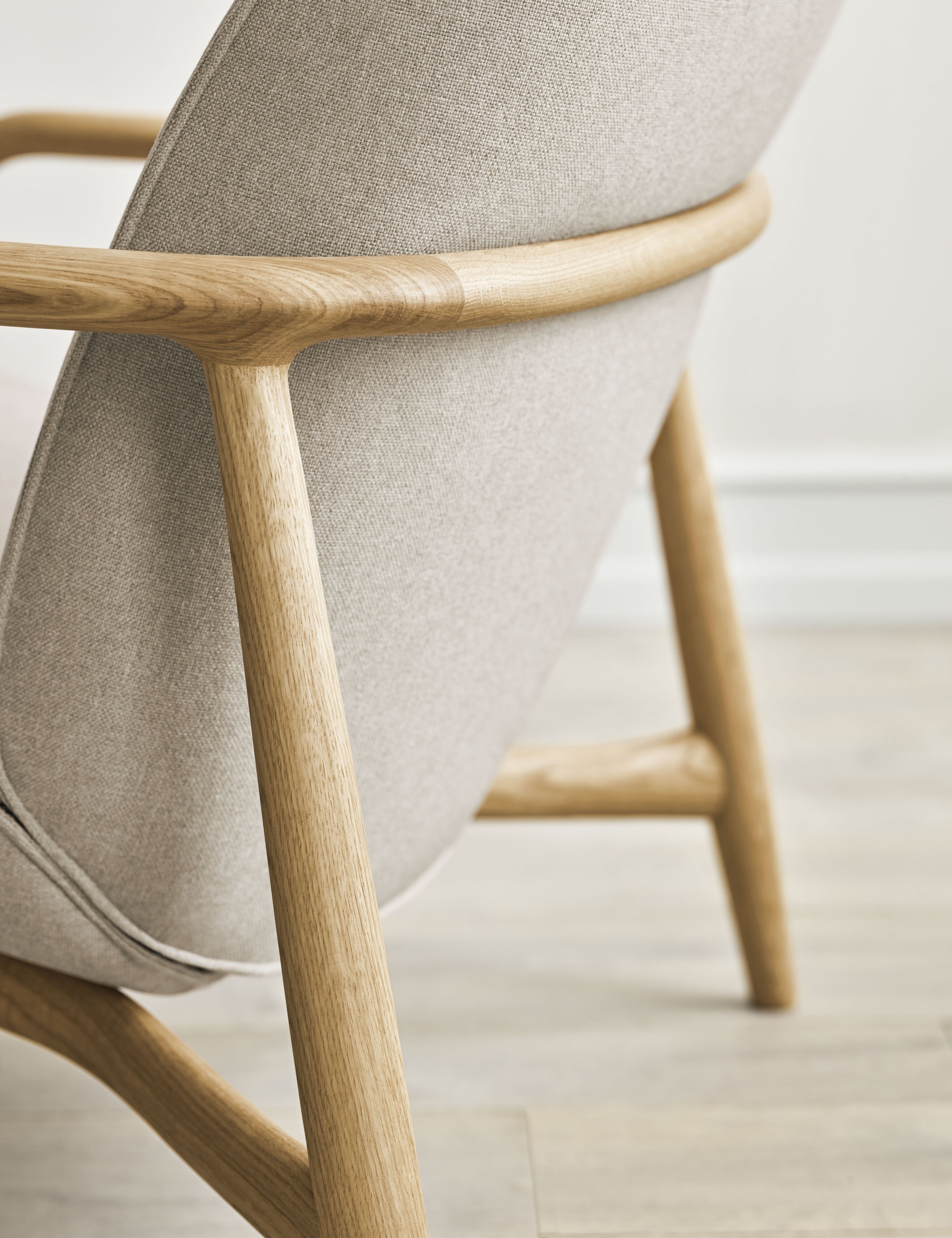 Bowie armchair base made of bleached oak wood