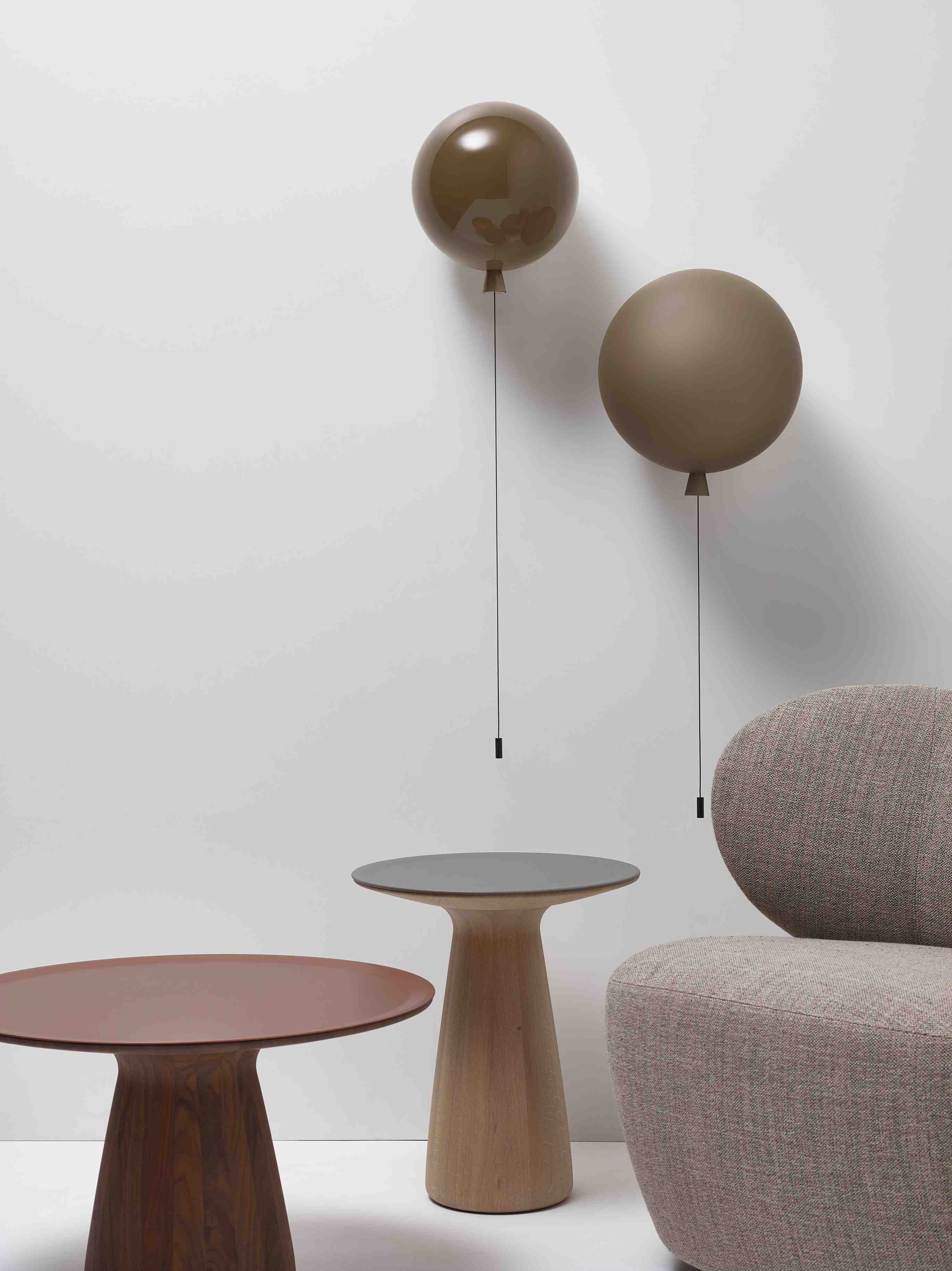 Memory glass wall lamp